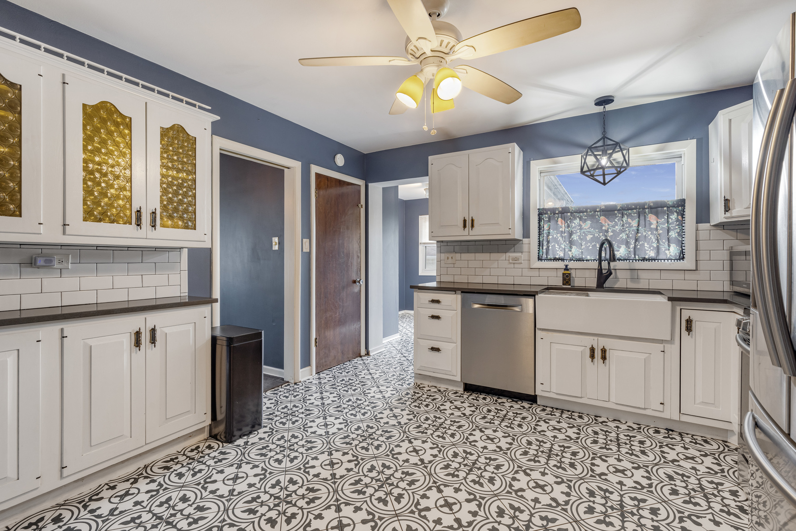 7226 W GREENLEAF Street, Niles, IL 60714