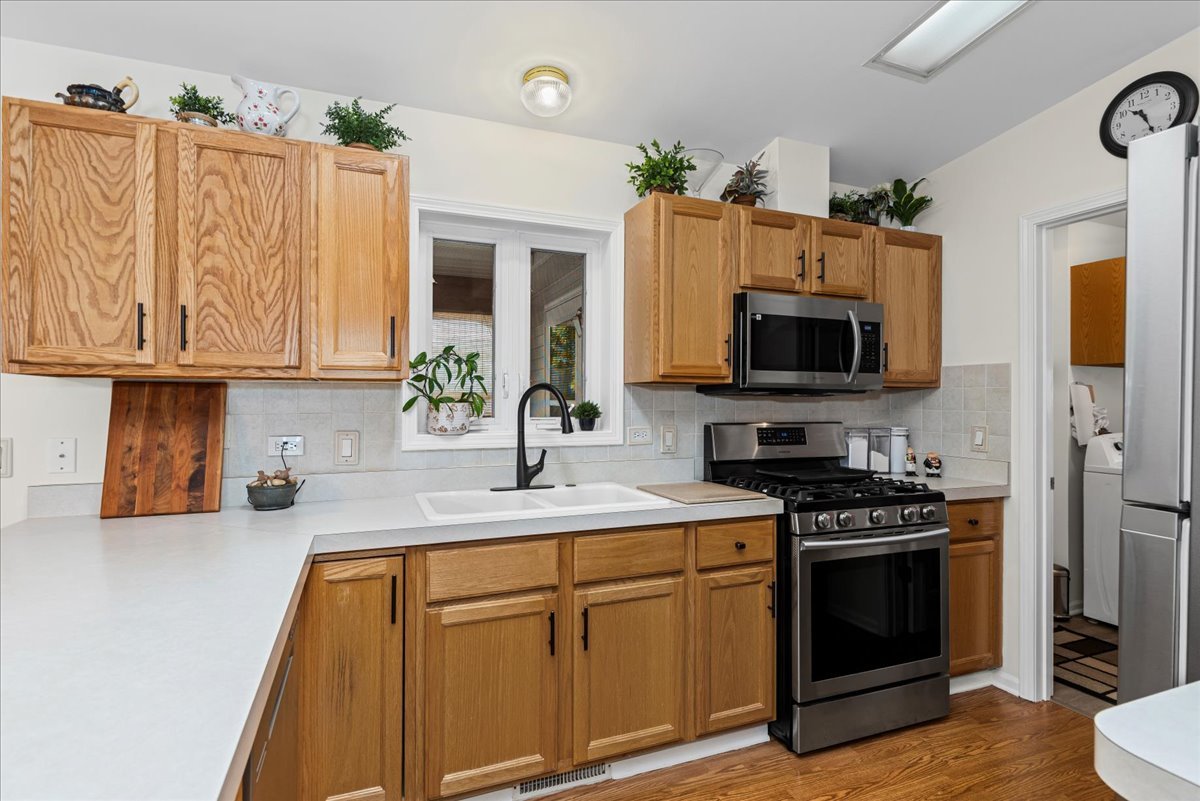 1504 Victory Lane, Grayslake, IL 60030