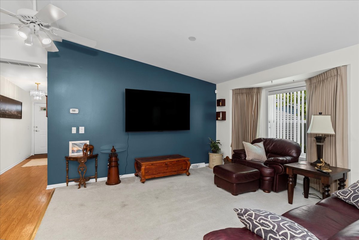 1504 Victory Lane, Grayslake, IL 60030