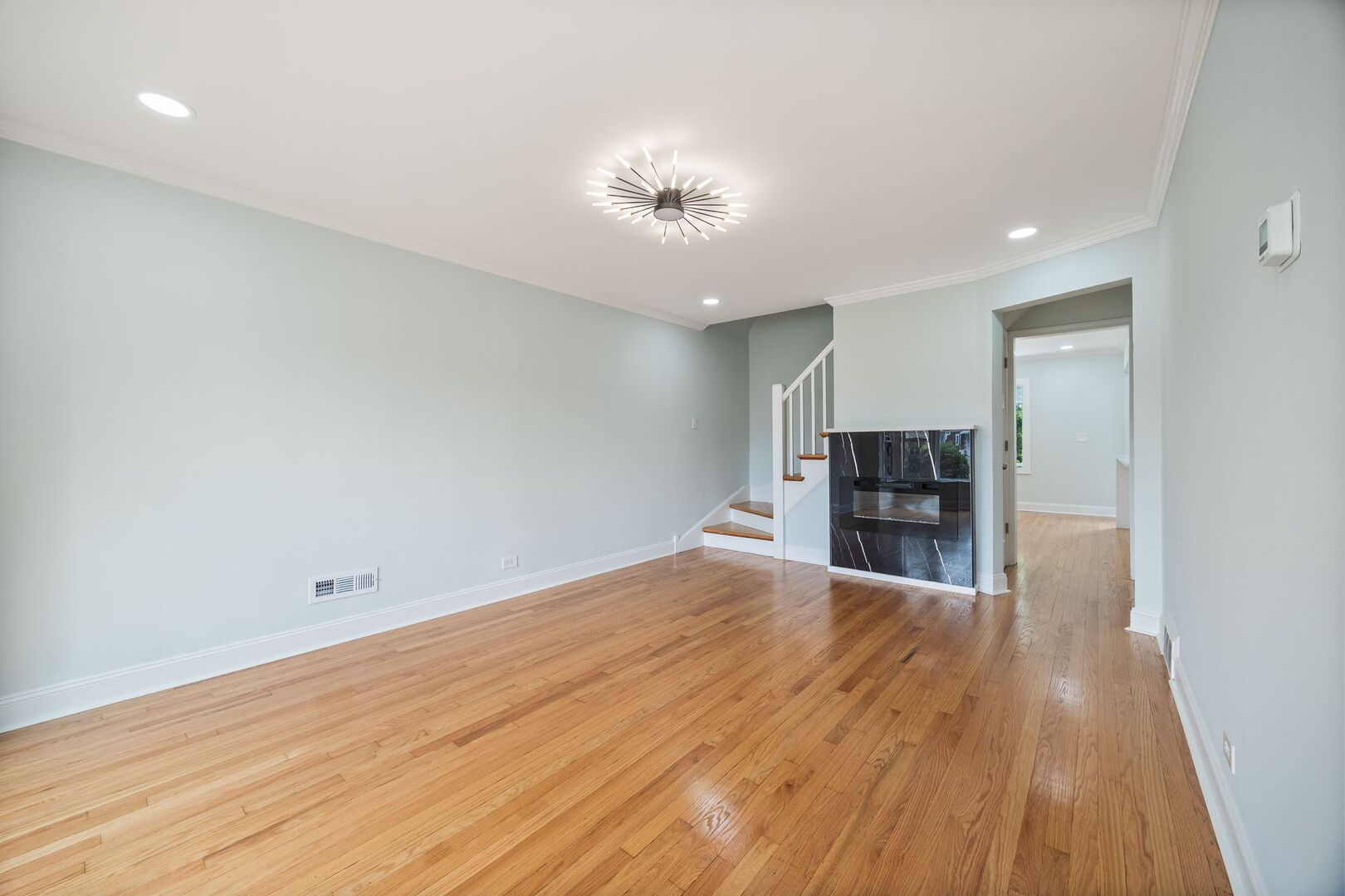 8623 S Prairie Avenue, Chicago, IL 60619