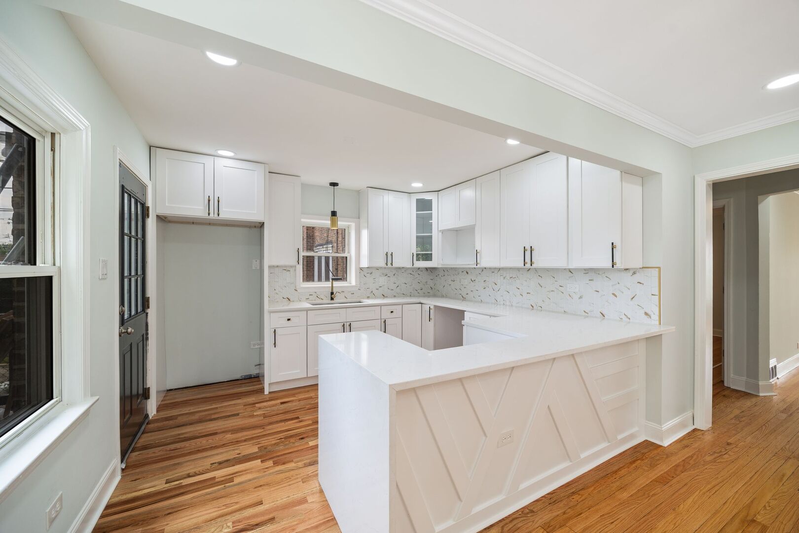 8623 S Prairie Avenue, Chicago, IL 60619