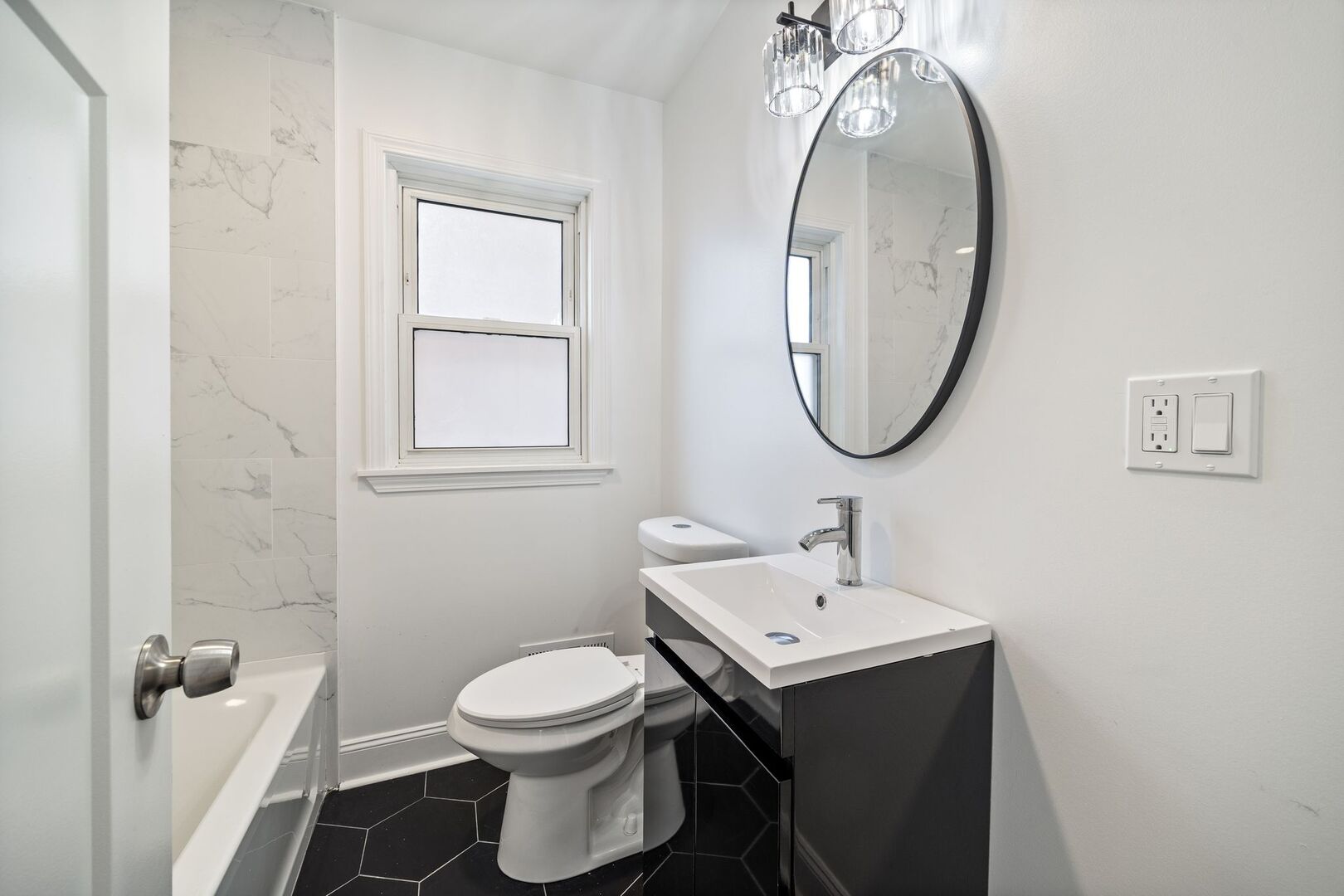 8623 S Prairie Avenue, Chicago, IL 60619