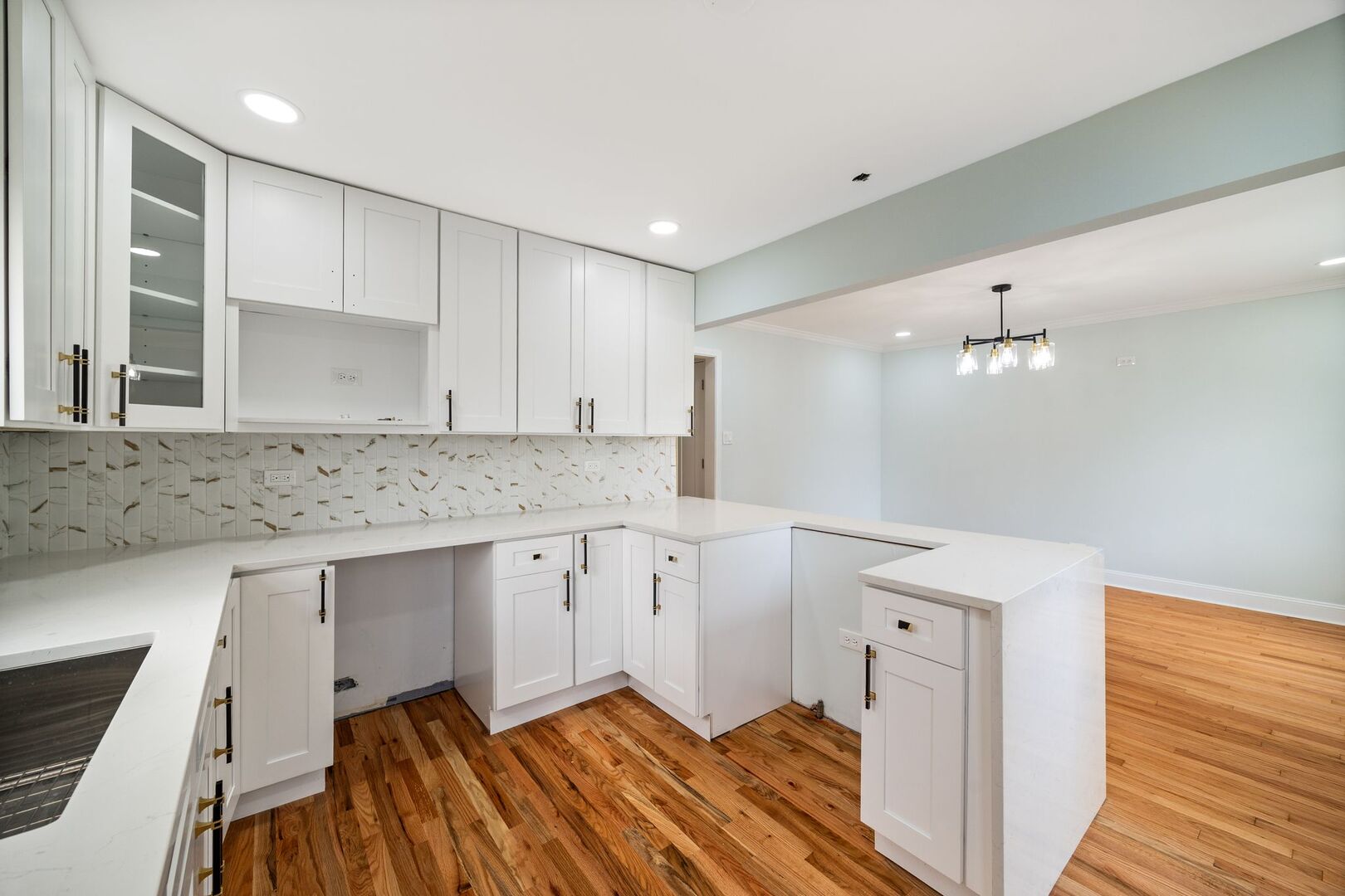 8623 S Prairie Avenue, Chicago, IL 60619