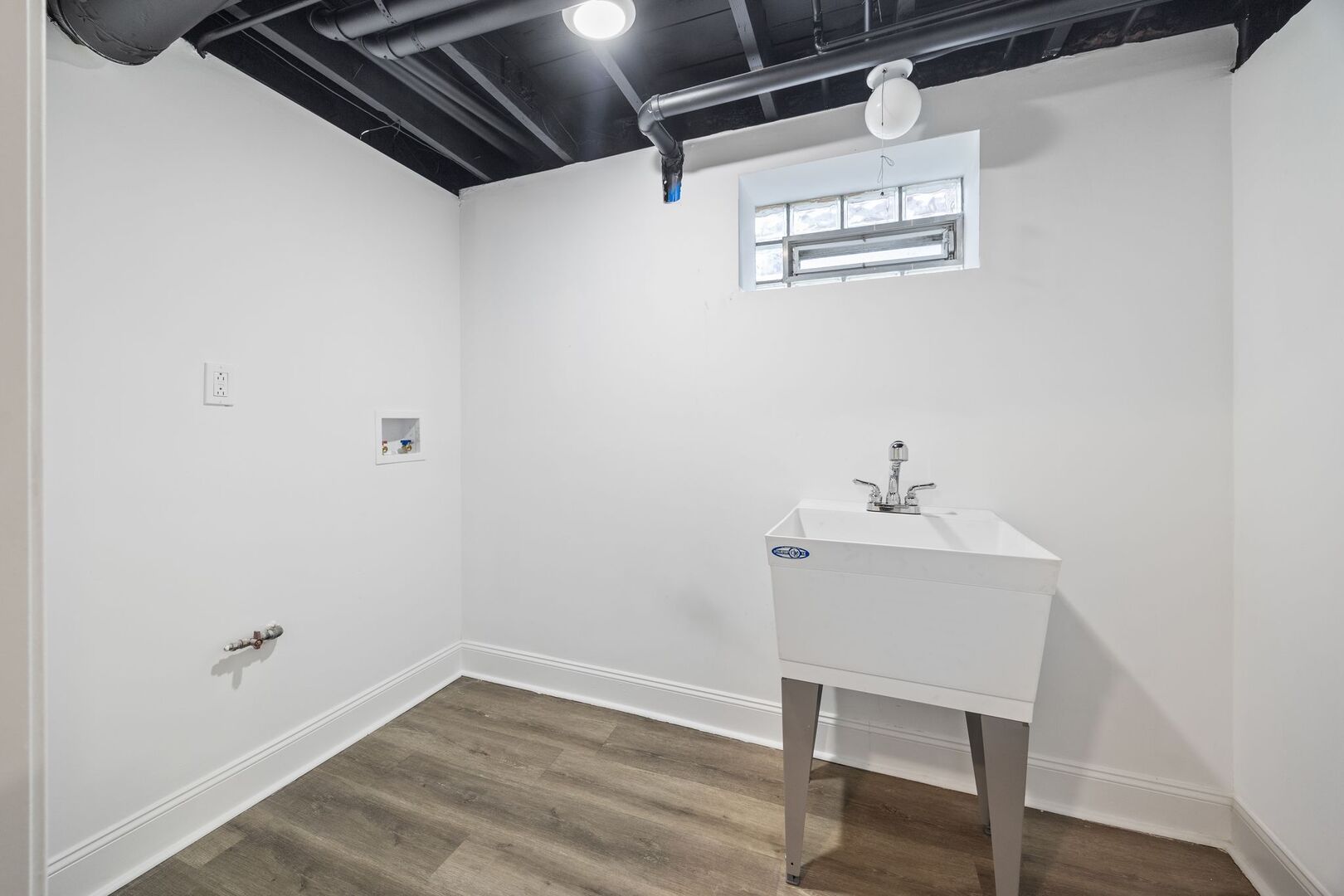 8623 S Prairie Avenue, Chicago, IL 60619