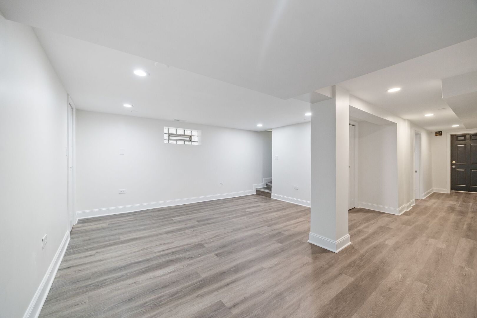 8623 S Prairie Avenue, Chicago, IL 60619