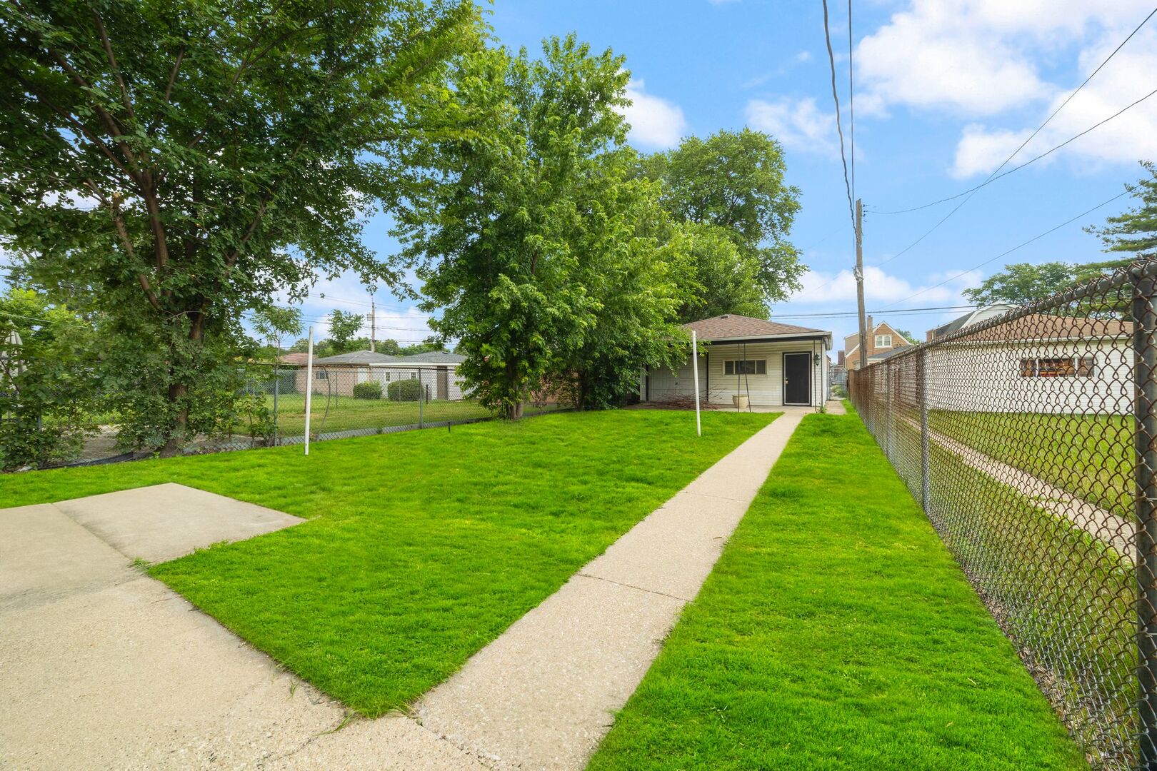 8623 S Prairie Avenue, Chicago, IL 60619