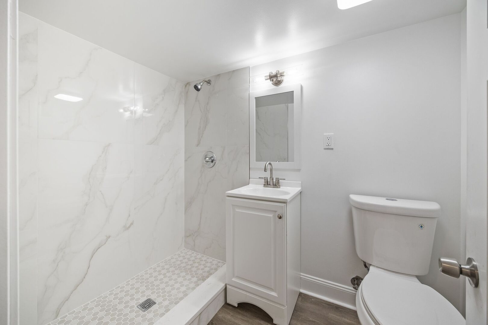 8623 S Prairie Avenue, Chicago, IL 60619