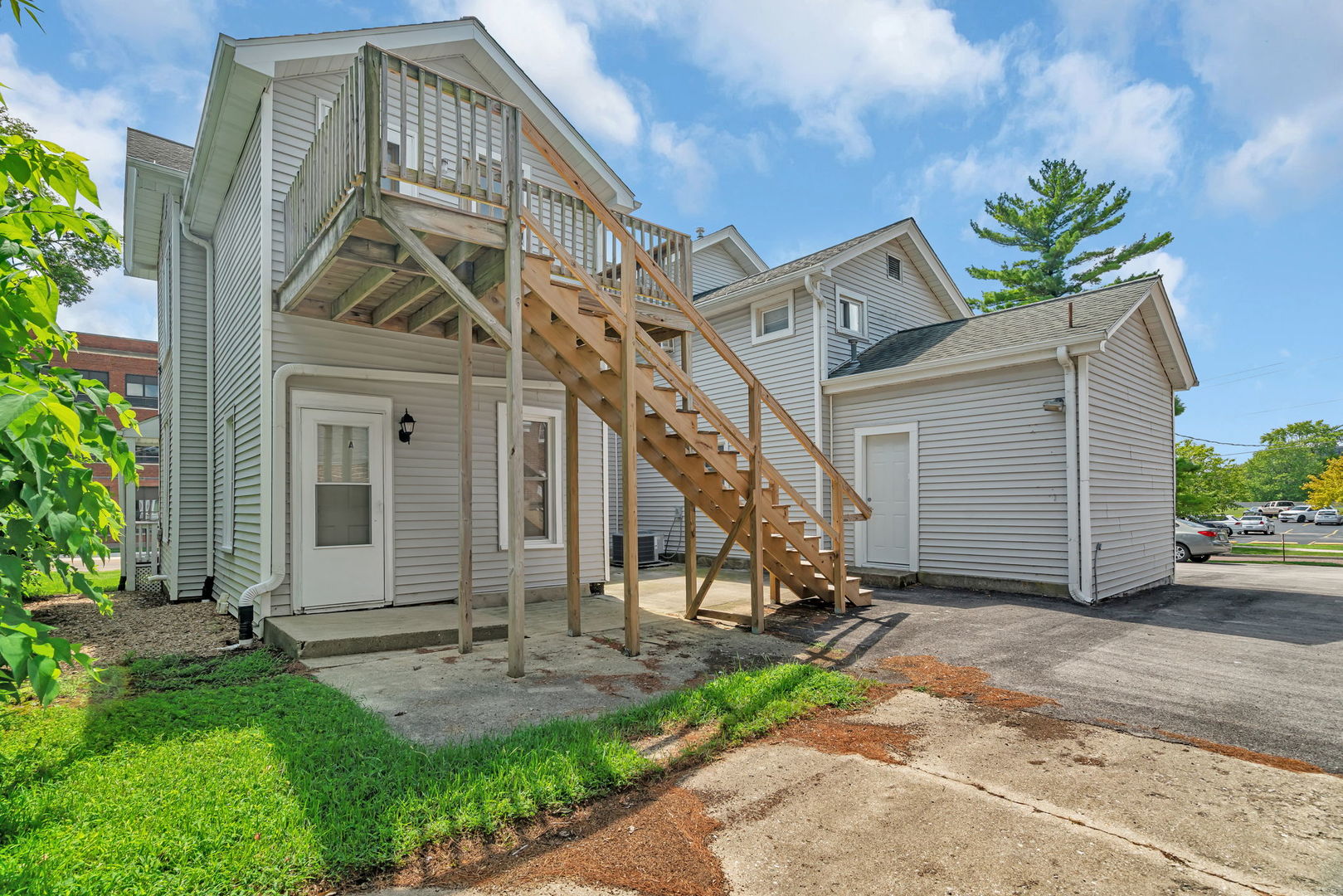 304/306 E Main Street, Ottawa, IL 61350