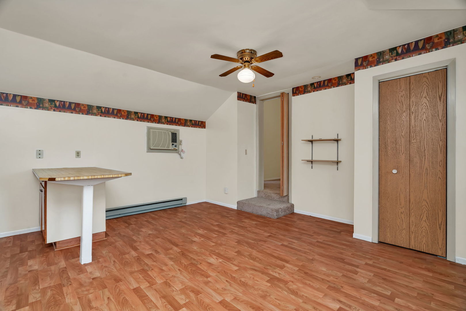 304/306 E Main Street, Ottawa, IL 61350