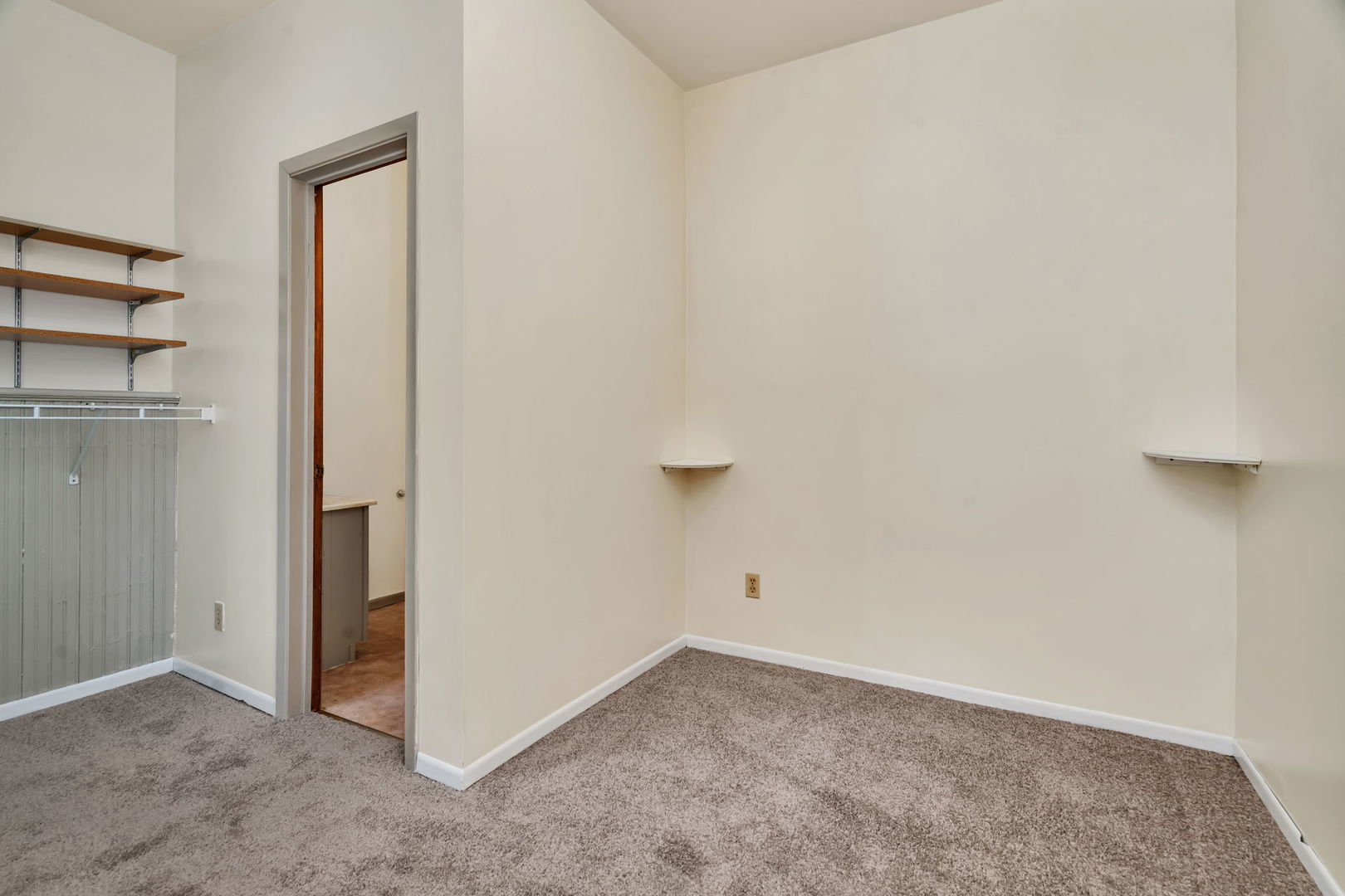 304/306 E Main Street, Ottawa, IL 61350