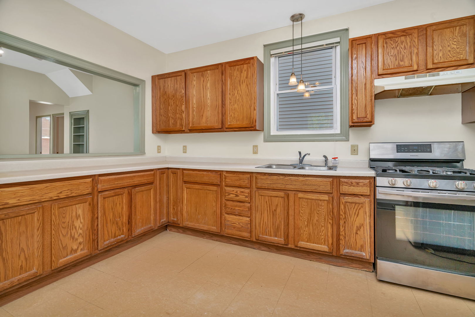 304/306 E Main Street, Ottawa, IL 61350