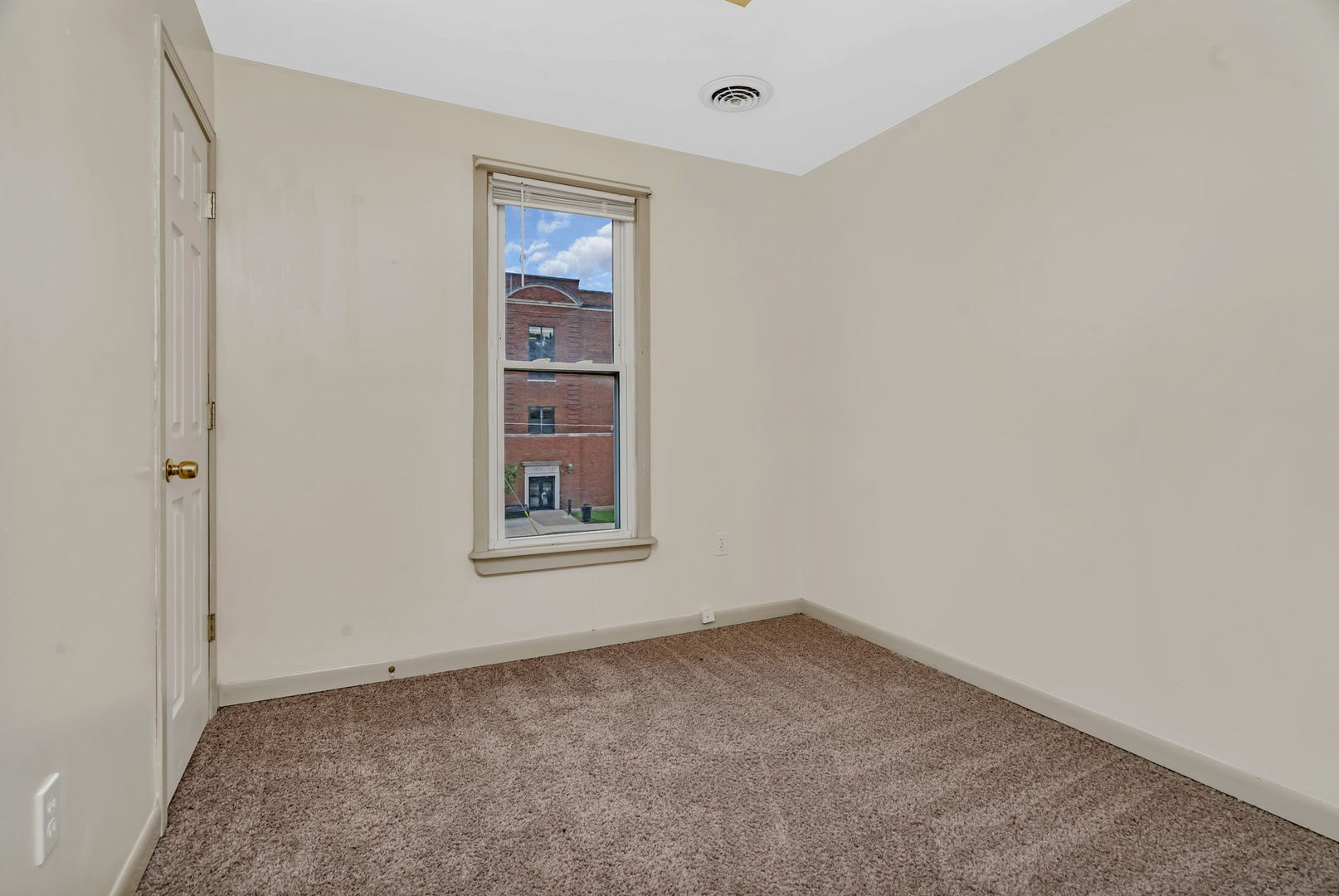 304/306 E Main Street, Ottawa, IL 61350