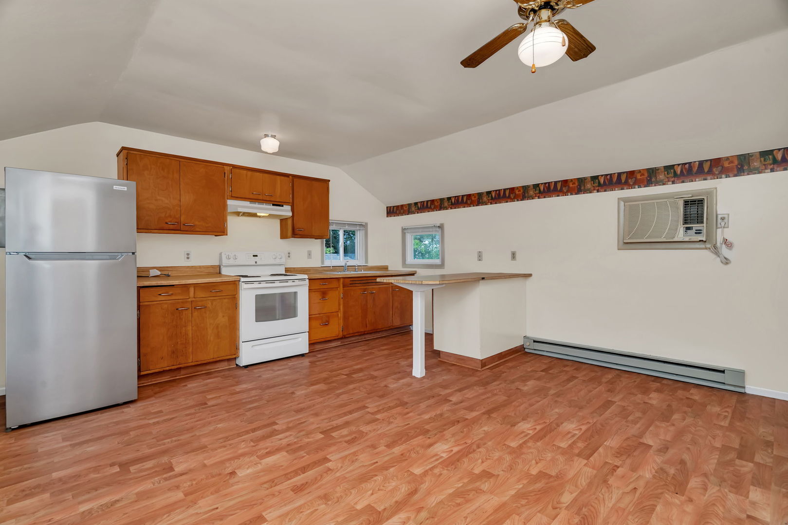 304/306 E Main Street, Ottawa, IL 61350