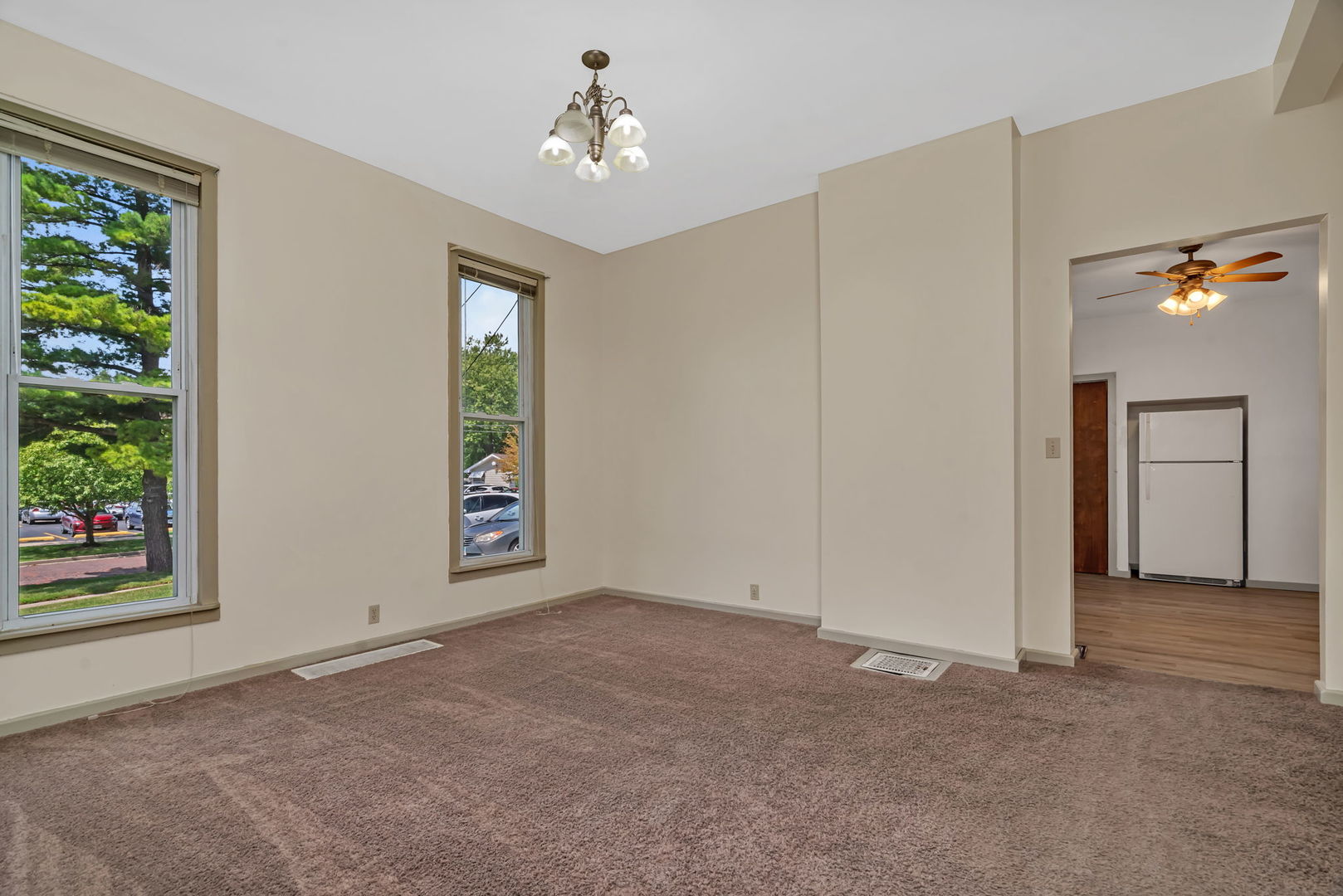 304/306 E Main Street, Ottawa, IL 61350