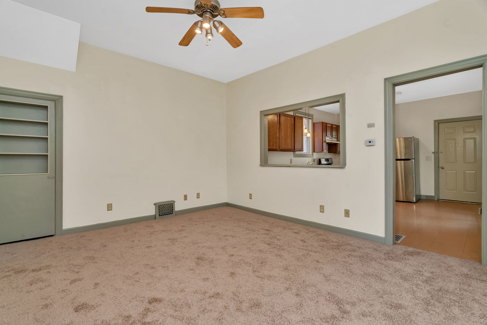 304/306 E Main Street, Ottawa, IL 61350