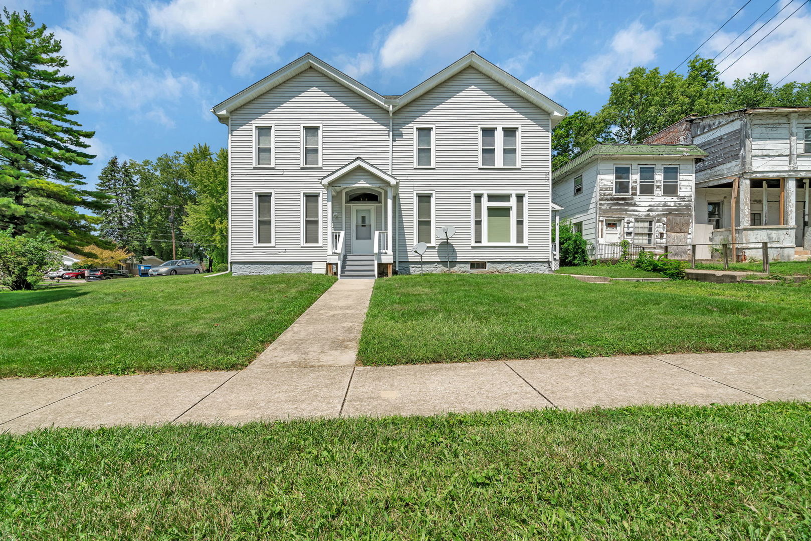 304/306 E Main Street, Ottawa, IL 61350