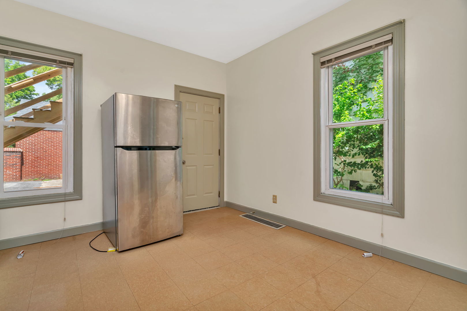 304/306 E Main Street, Ottawa, IL 61350