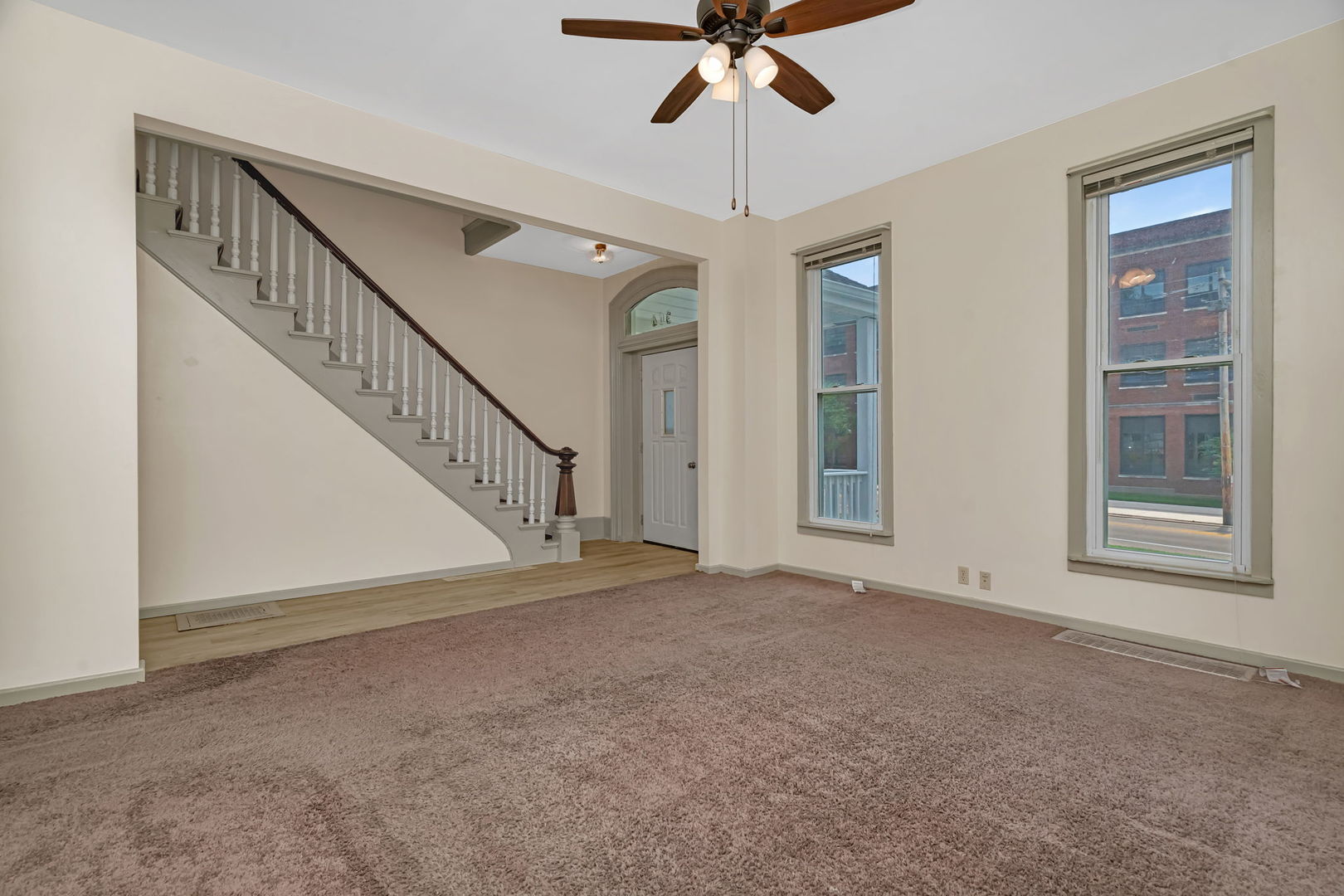 304/306 E Main Street, Ottawa, IL 61350