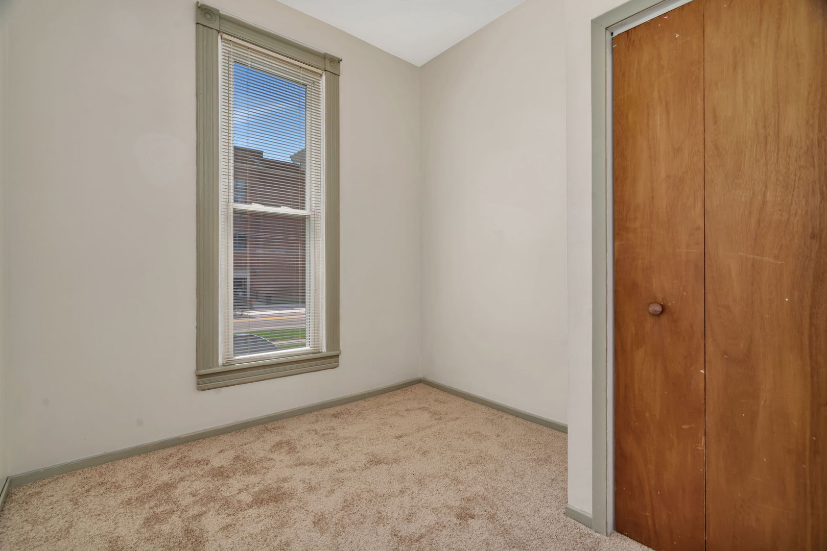 304/306 E Main Street, Ottawa, IL 61350
