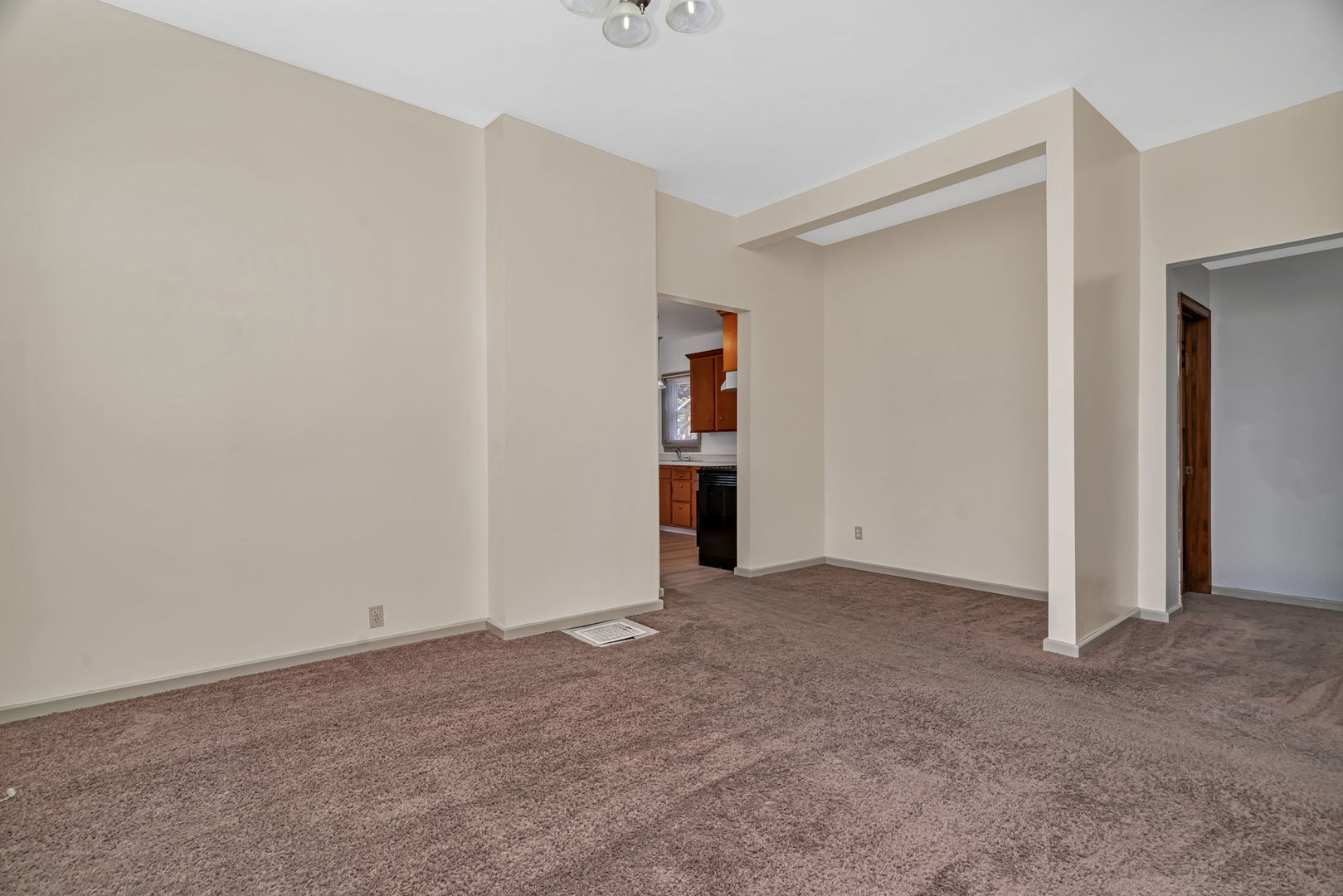 304/306 E Main Street, Ottawa, IL 61350