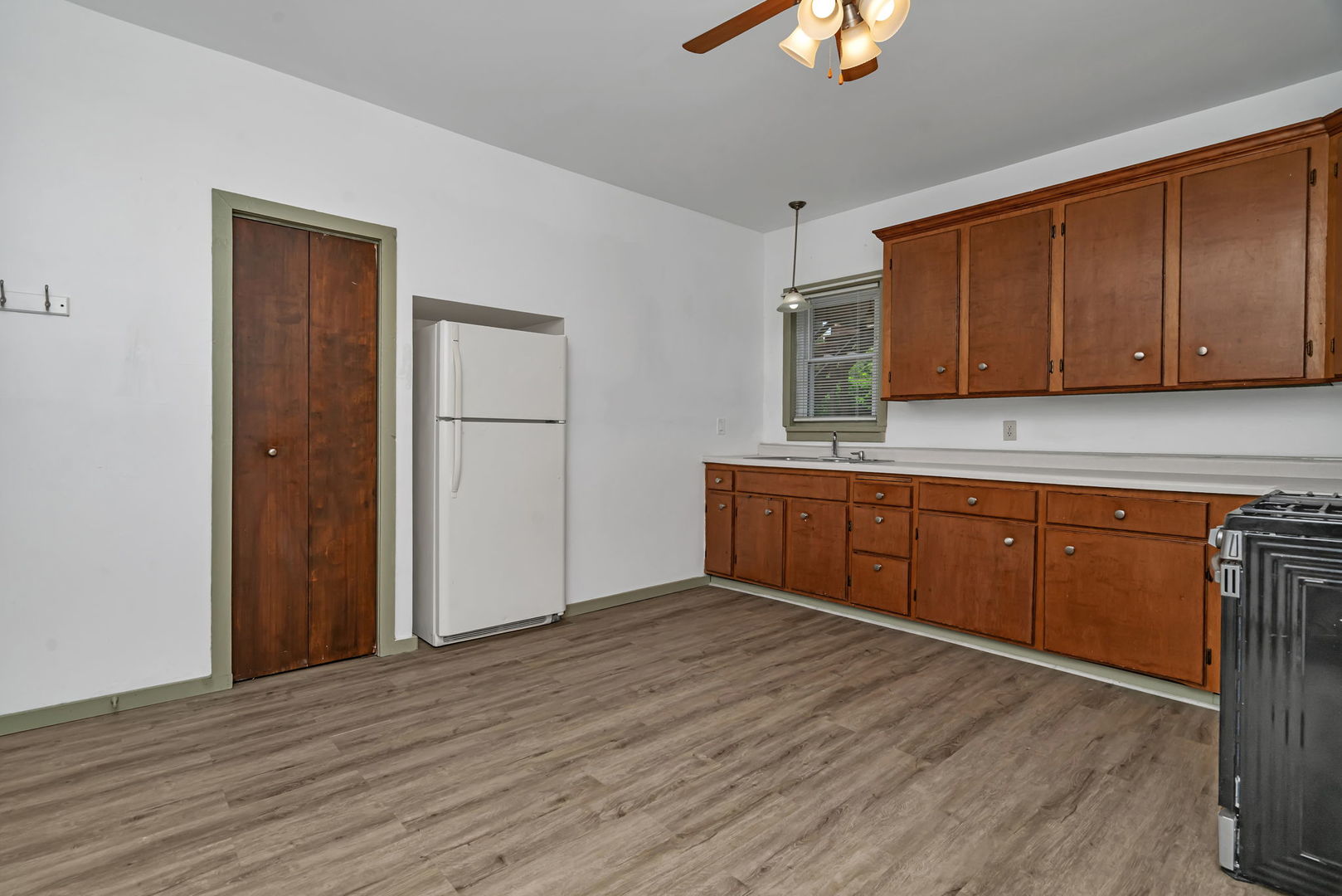304/306 E Main Street, Ottawa, IL 61350