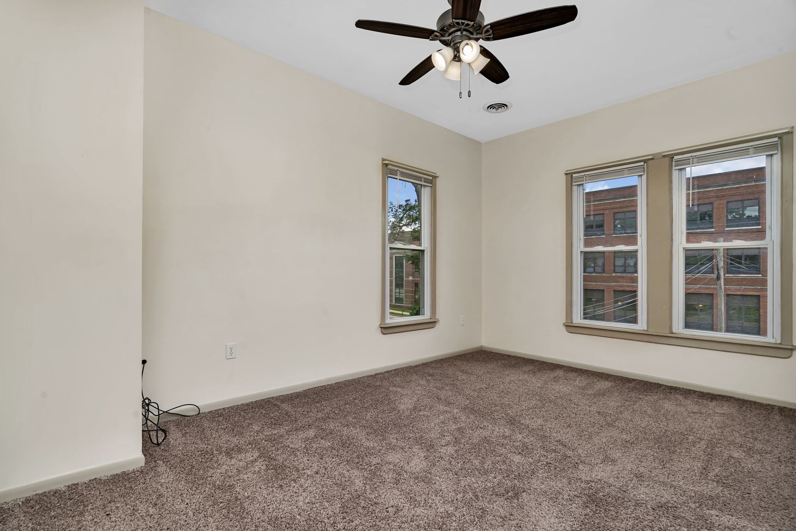 304/306 E Main Street, Ottawa, IL 61350