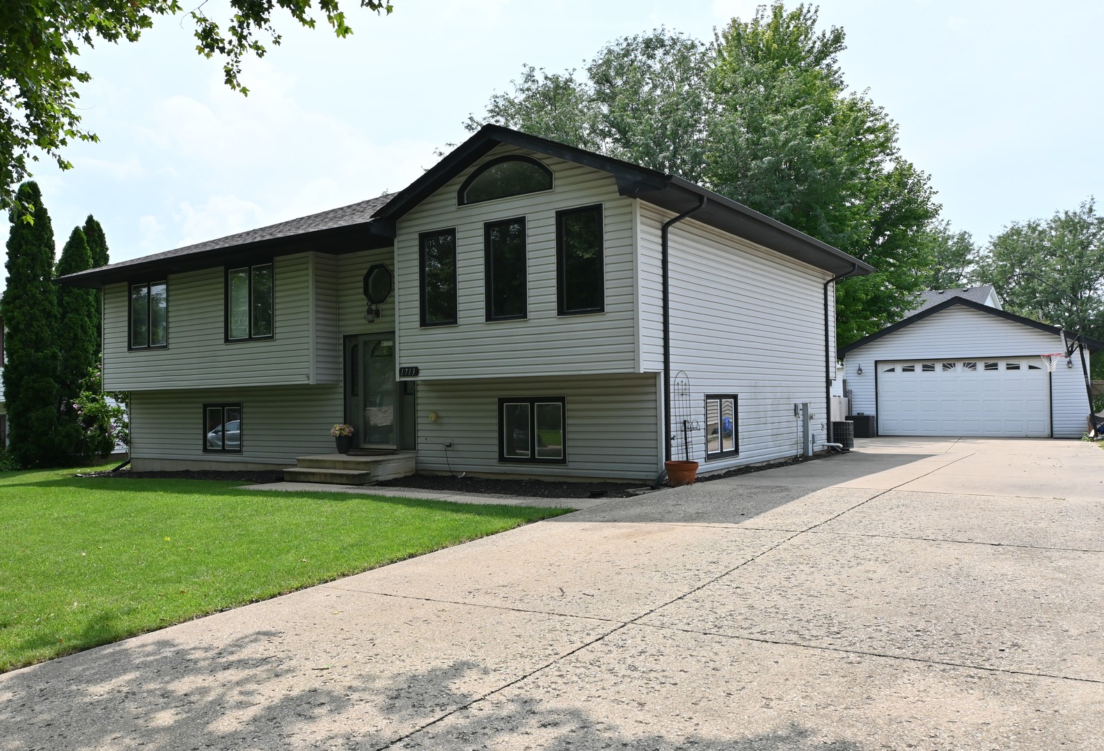 1713 Cecily Drive, Joliet, IL 60435