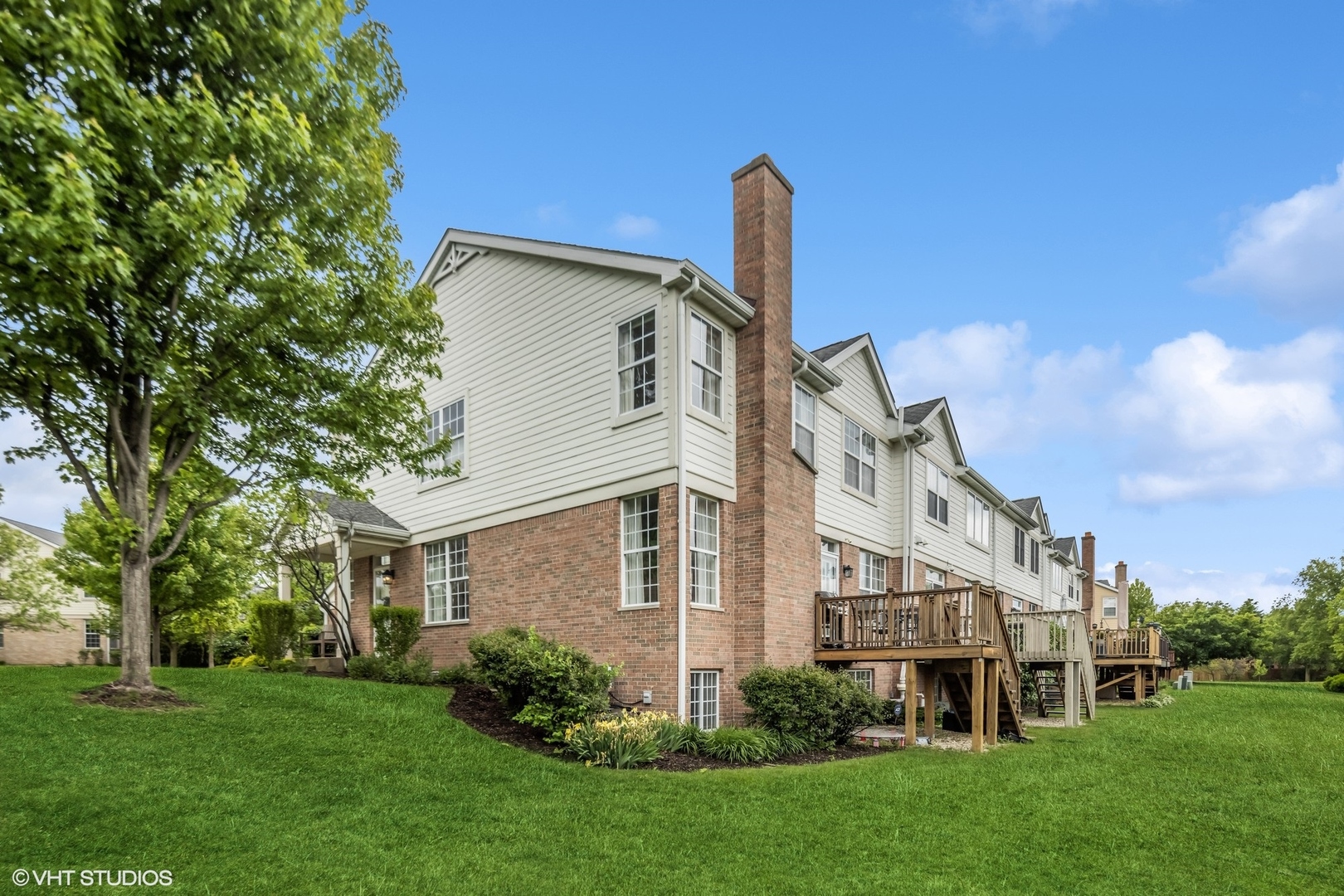 253 WESTMINSTER Drive, Bloomingdale, IL 60108