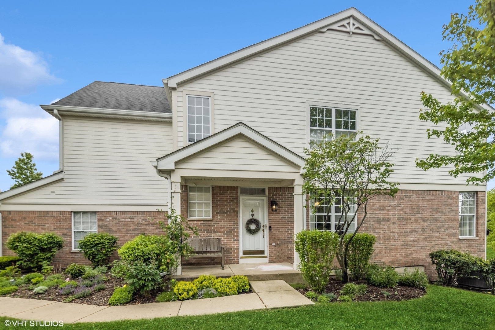 253 WESTMINSTER Drive, Bloomingdale, IL 60108