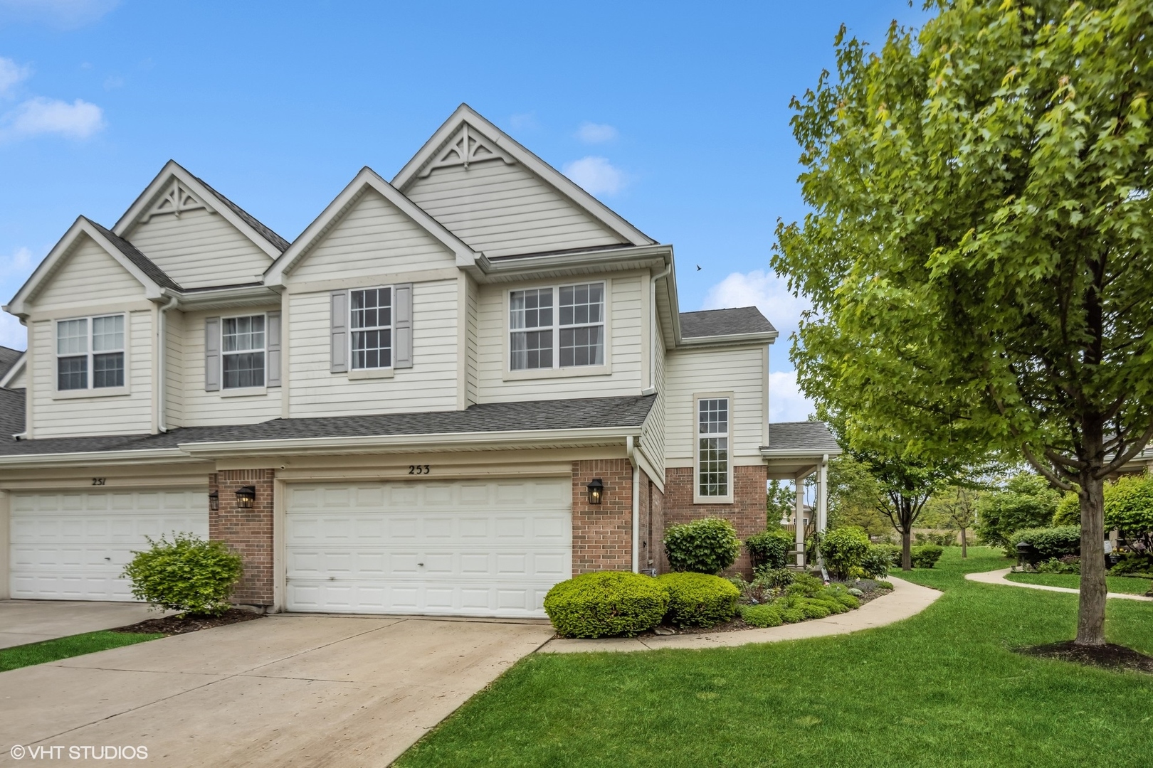 253 WESTMINSTER Drive, Bloomingdale, IL 60108