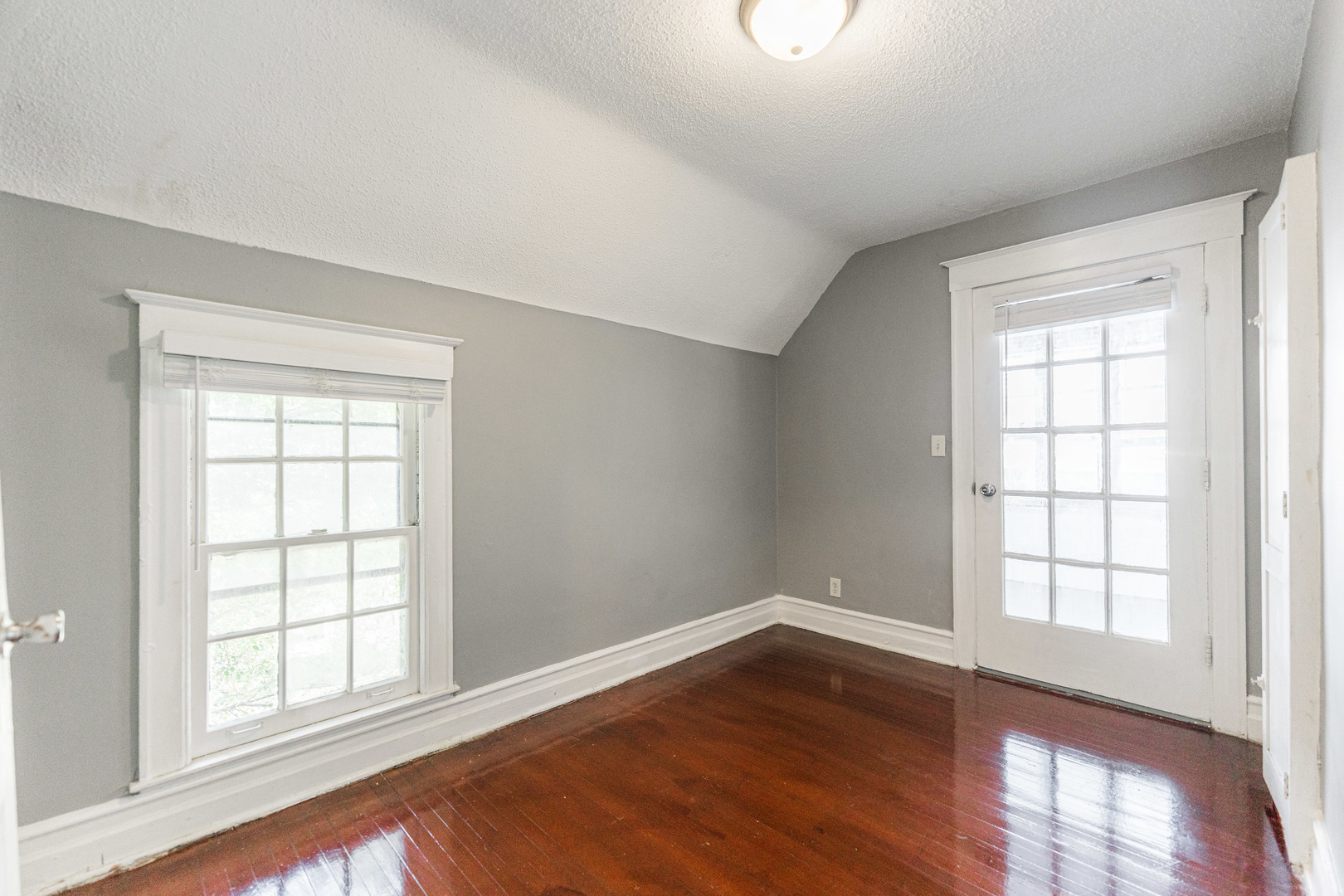 356-358 N SPRING Street, Elgin, IL 60120