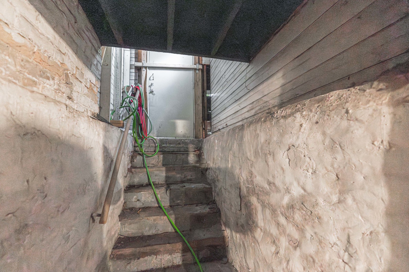 356-358 N SPRING Street, Elgin, IL 60120