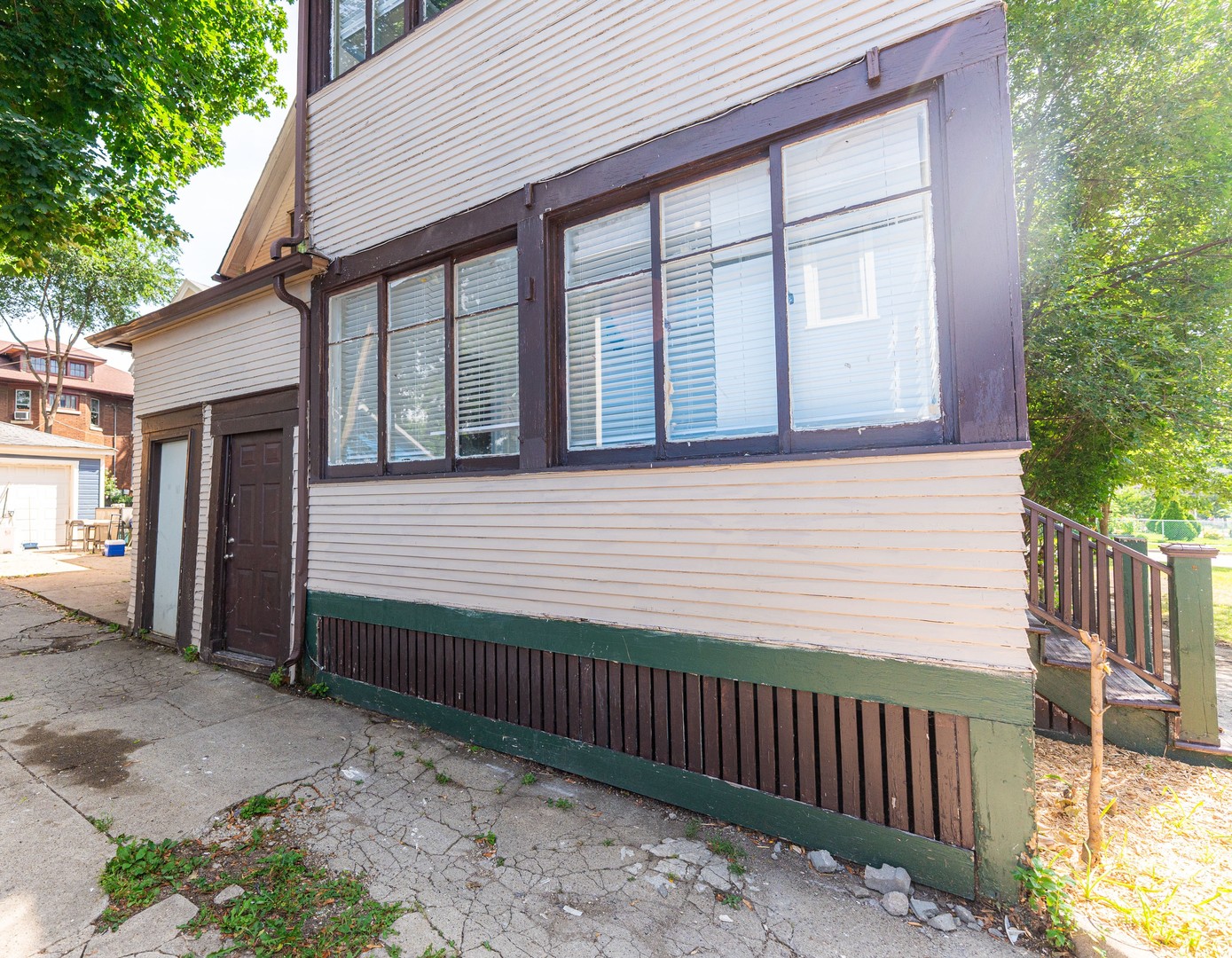 356-358 N SPRING Street, Elgin, IL 60120