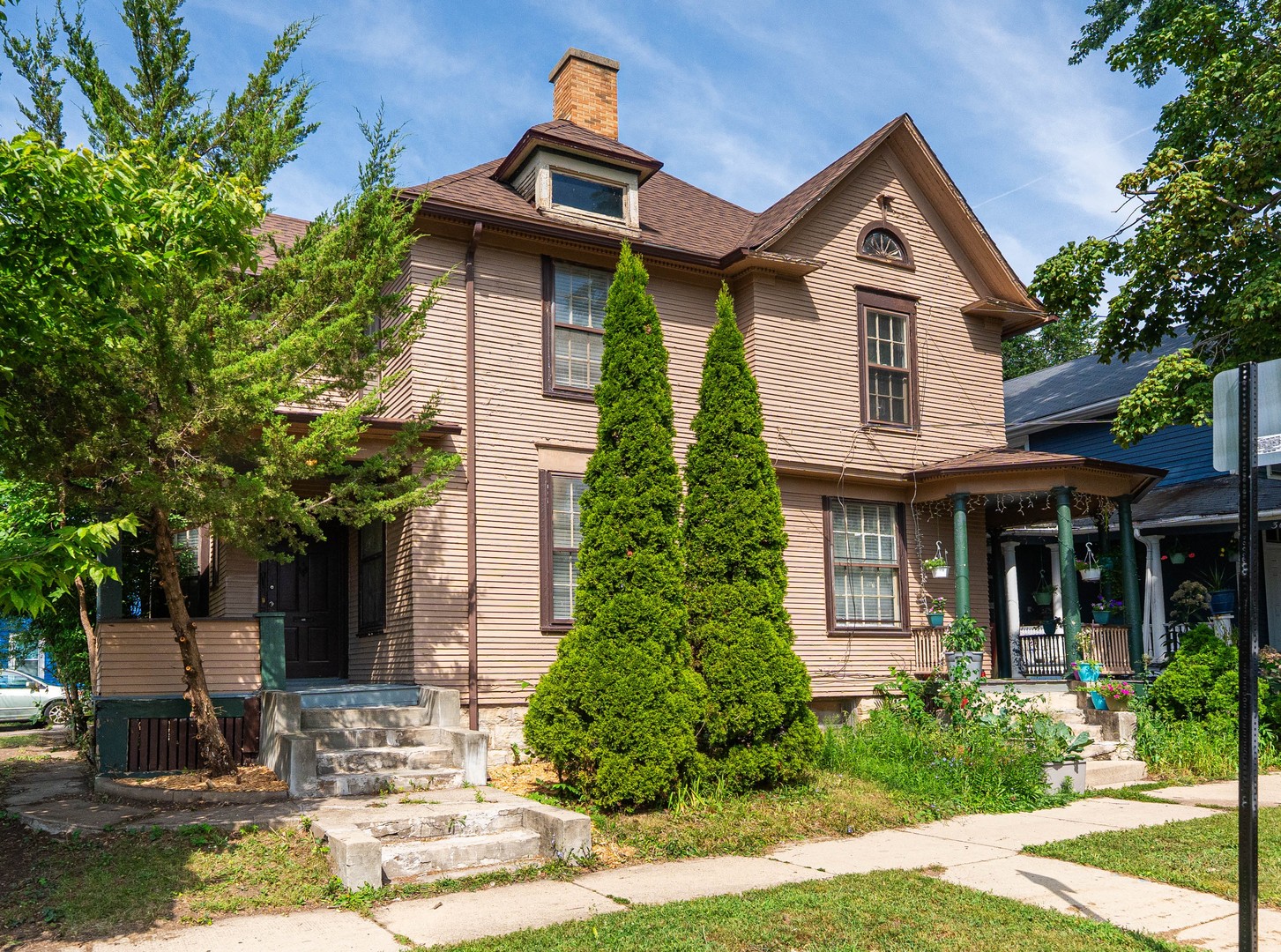 356-358 N SPRING Street, Elgin, IL 60120