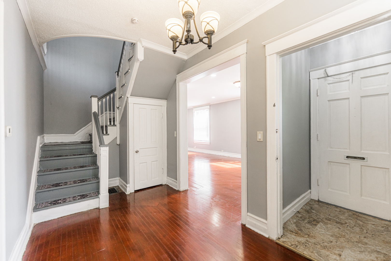 356-358 N SPRING Street, Elgin, IL 60120