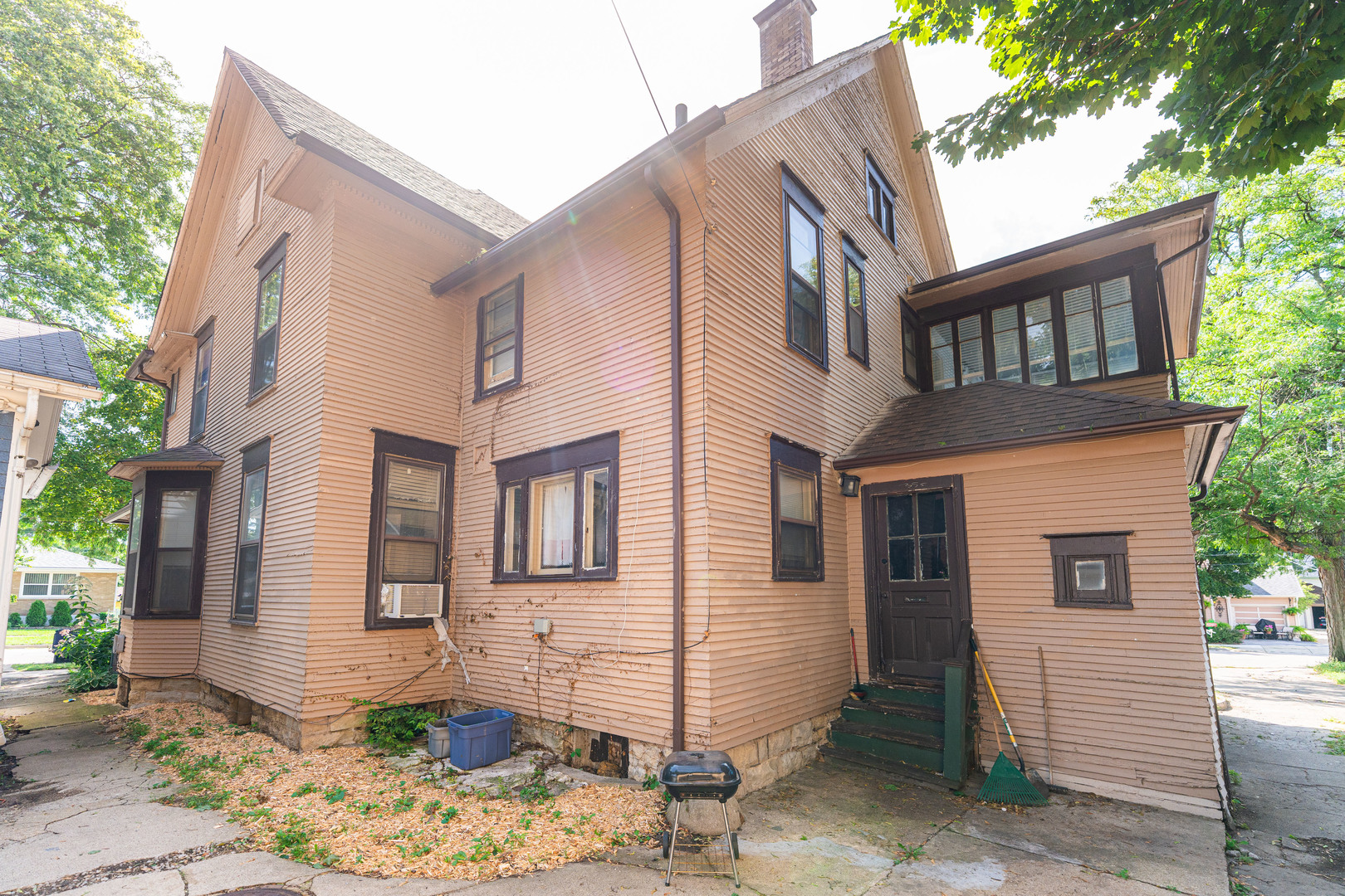 356-358 N SPRING Street, Elgin, IL 60120