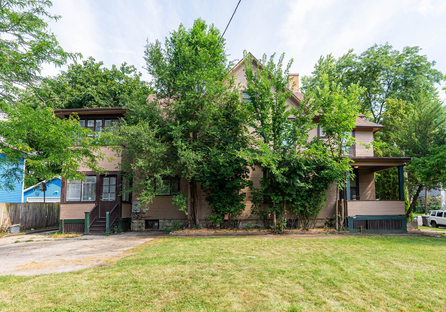 356-358 N SPRING Street, Elgin, IL 60120