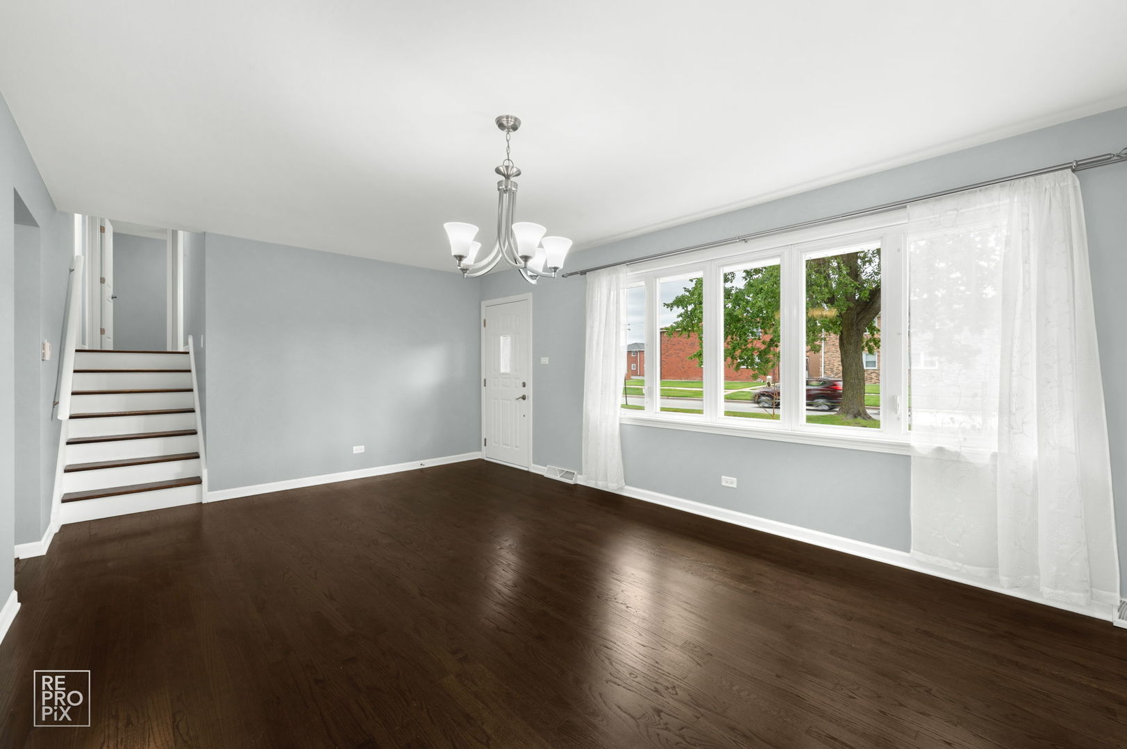 7706 S Oconto Avenue, Bridgeview, IL 60455