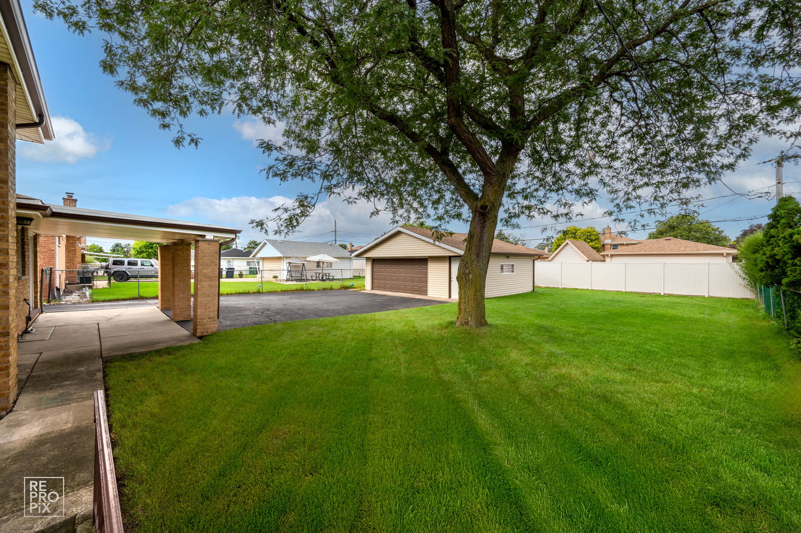 7706 S Oconto Avenue, Bridgeview, IL 60455
