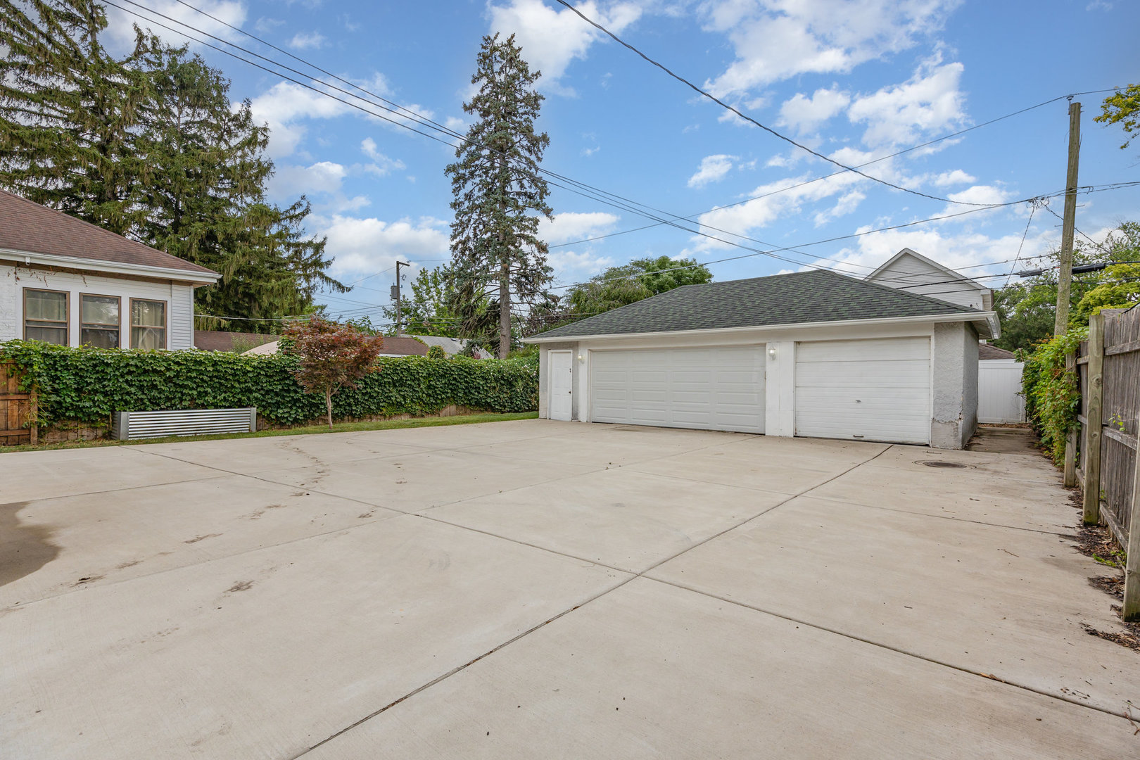 1057 Hollywood Avenue, Des Plaines, IL 60016
