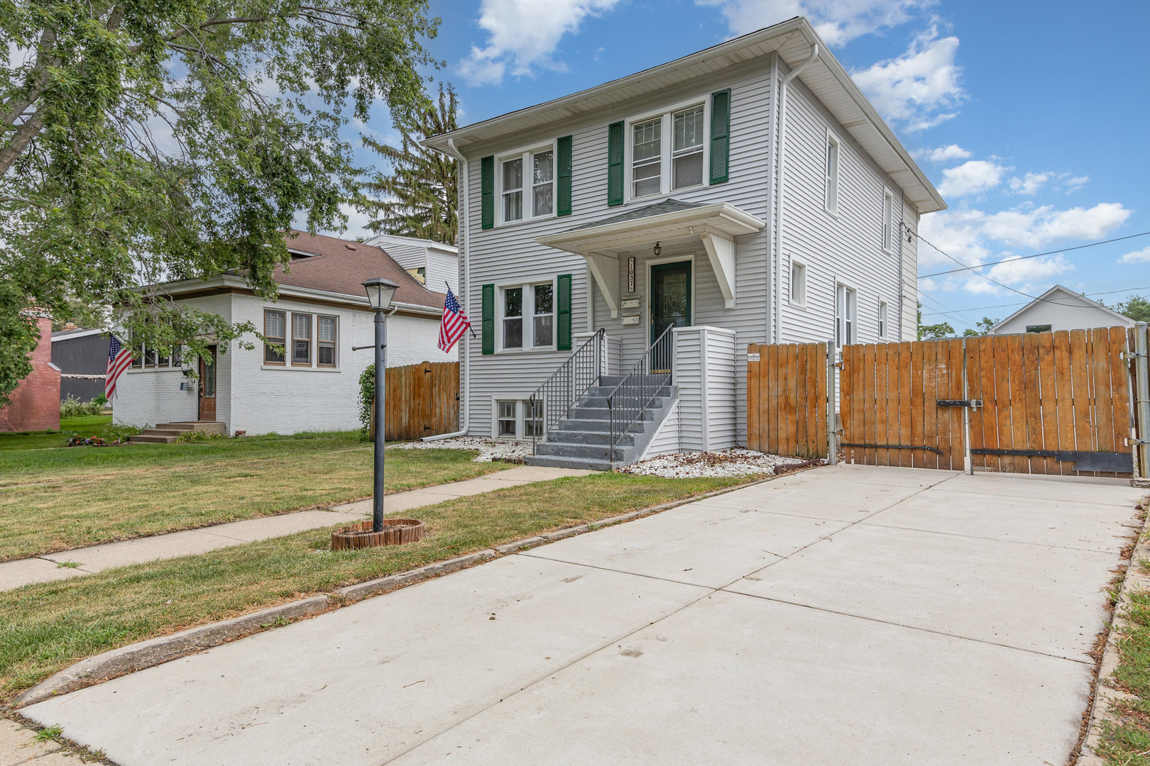1057 Hollywood Avenue, Des Plaines, IL 60016