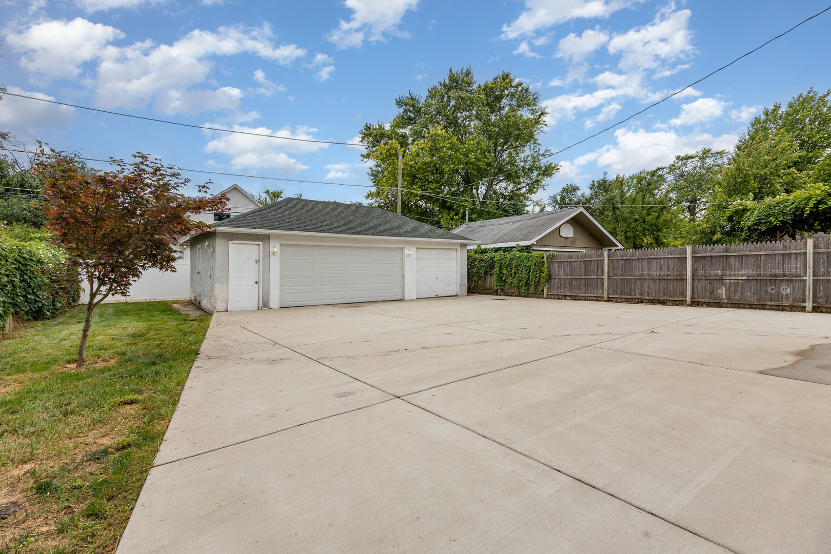 1057 Hollywood Avenue, Des Plaines, IL 60016