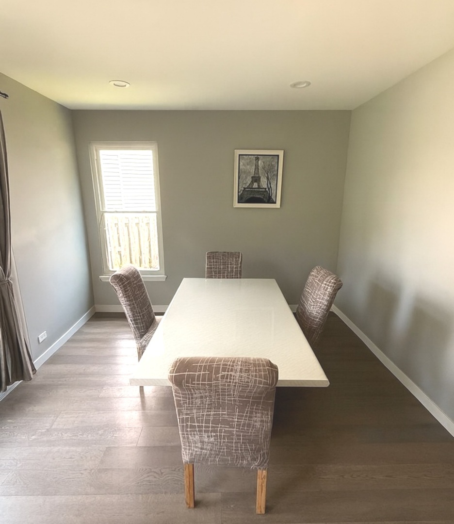 1189 Regent Drive, Mundelein, IL 60060