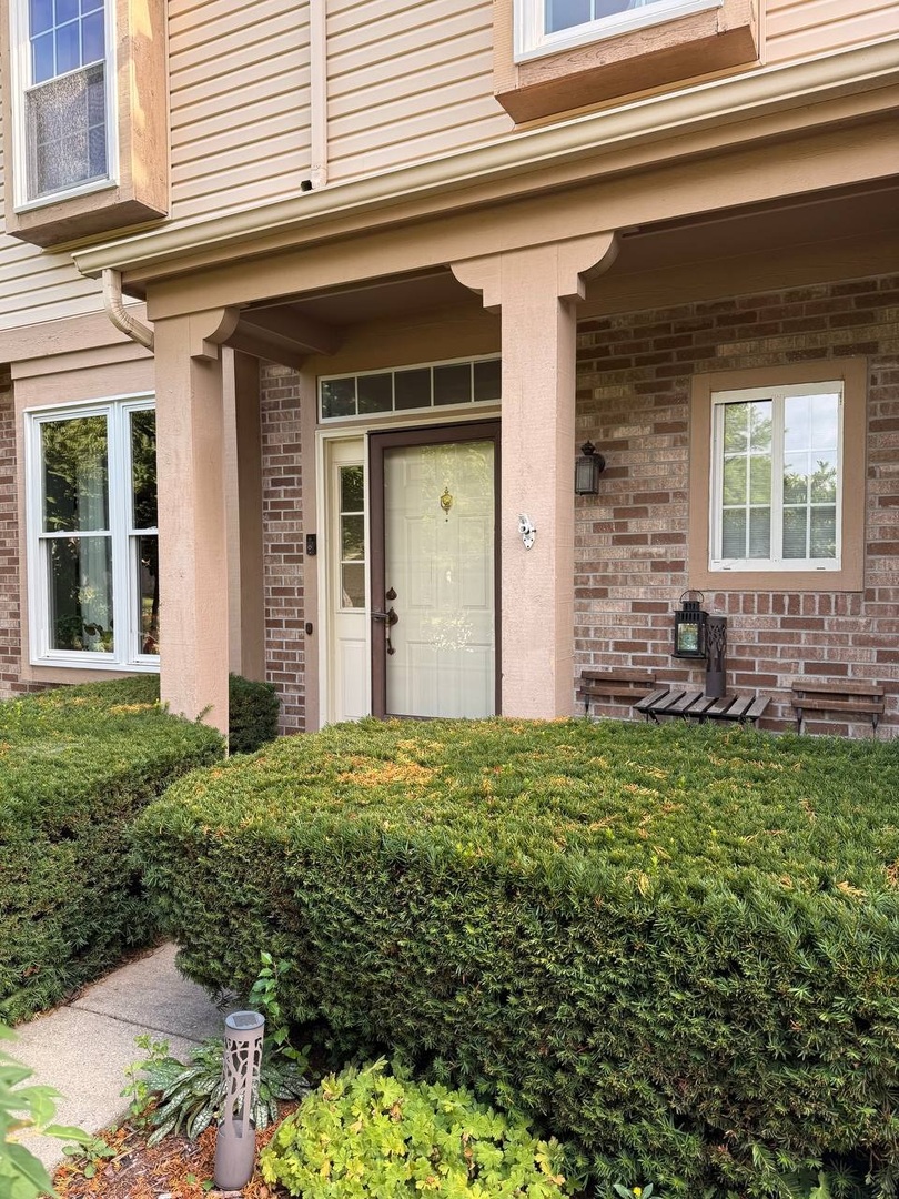 1189 Regent Drive, Mundelein, IL 60060