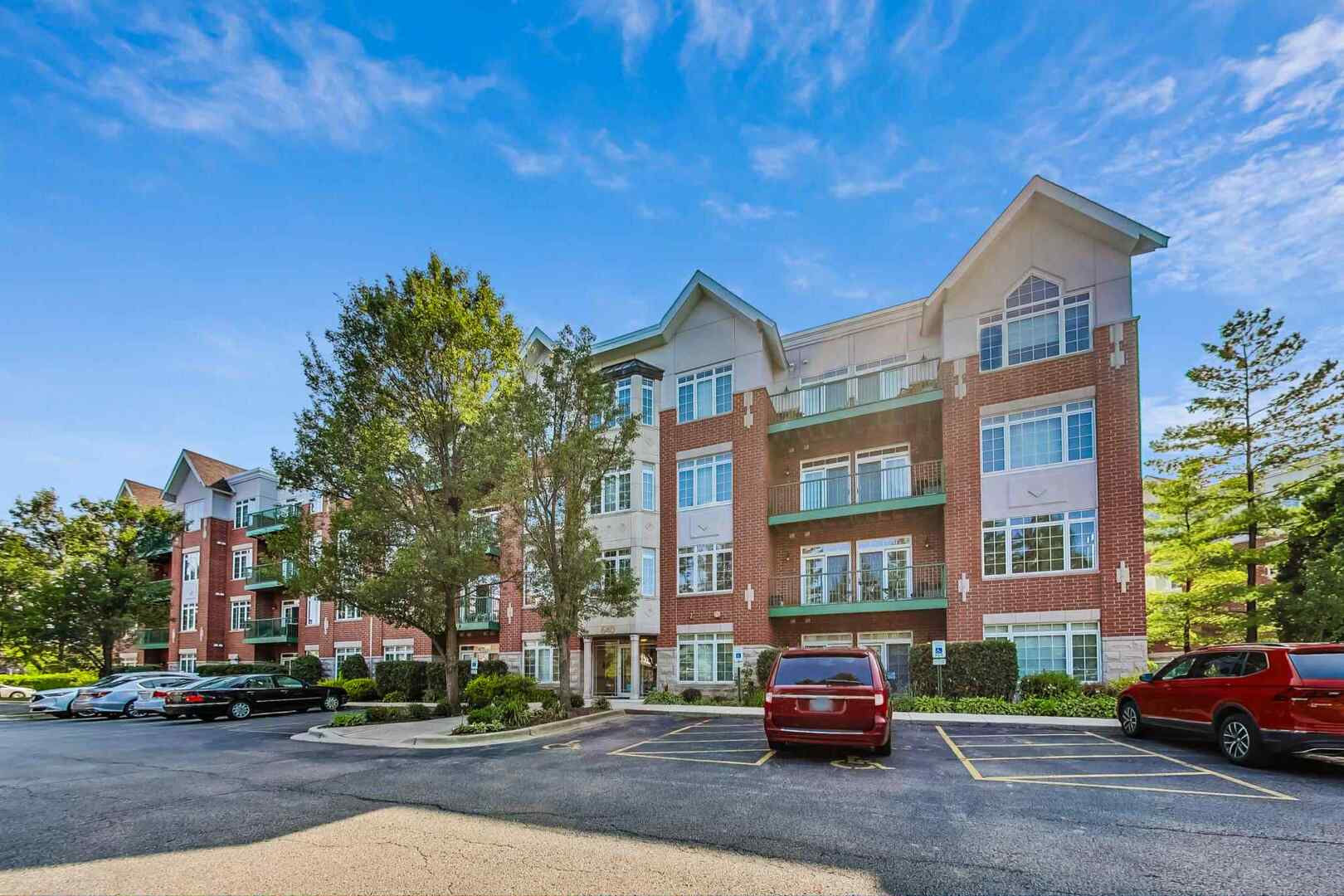 660 Mchenry Road #403, Wheeling, IL 60090