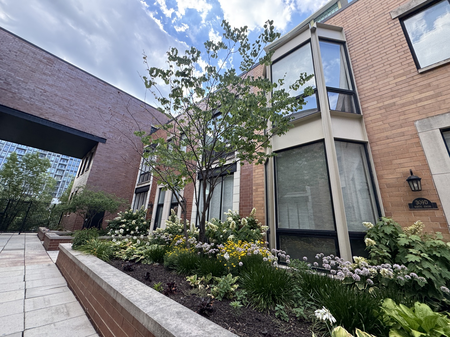 311 N Union Avenue #B, Chicago, IL 60661