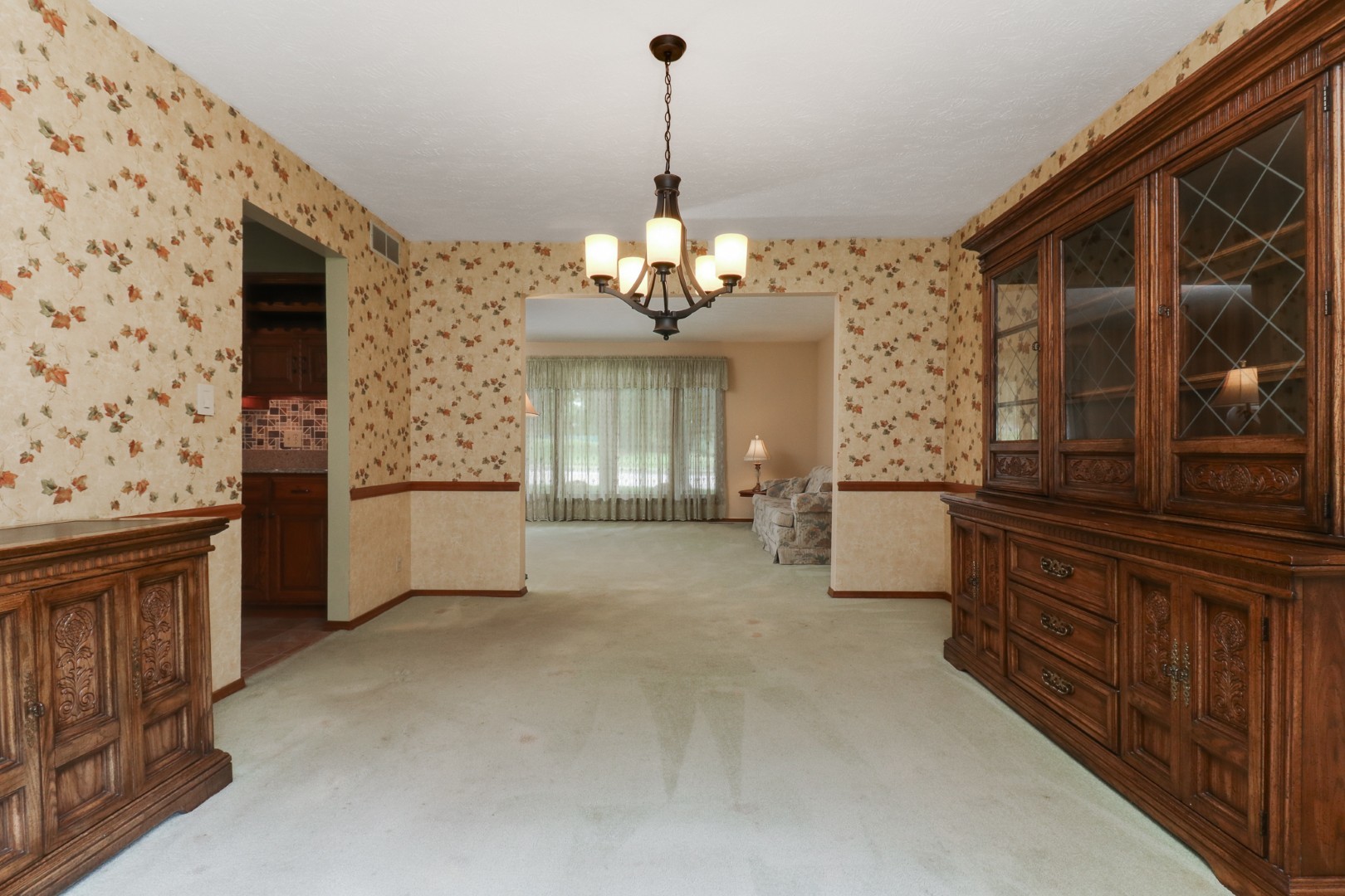 1005 S Hershey Road, Bloomington, IL 61704