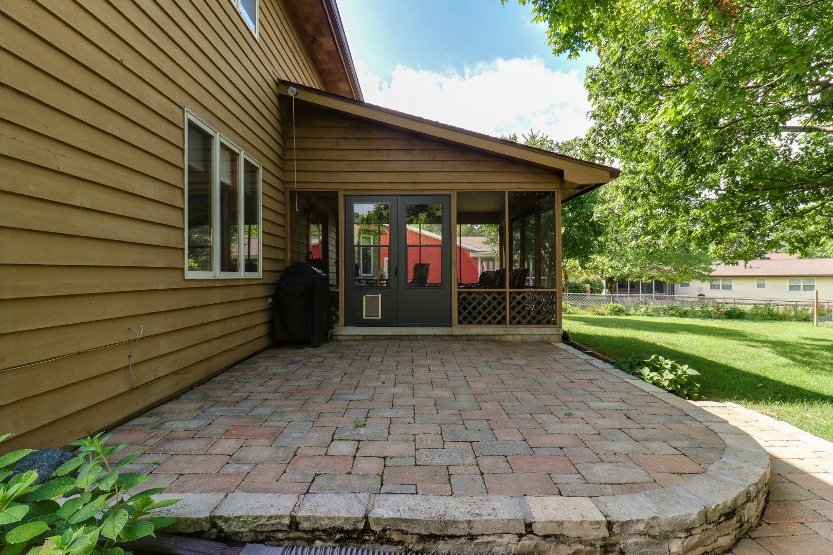 1005 S Hershey Road, Bloomington, IL 61704