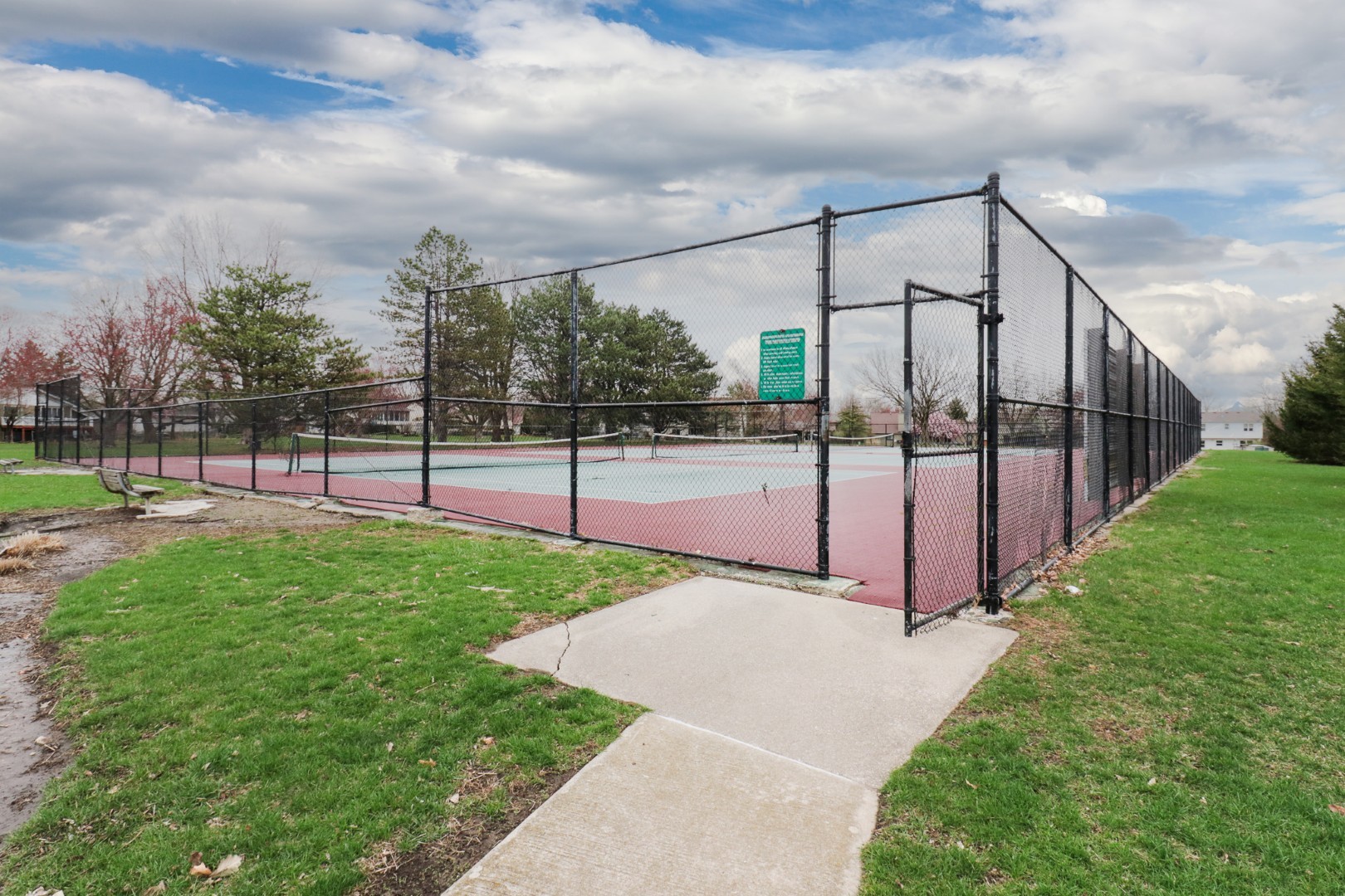 1005 S Hershey Road, Bloomington, IL 61704