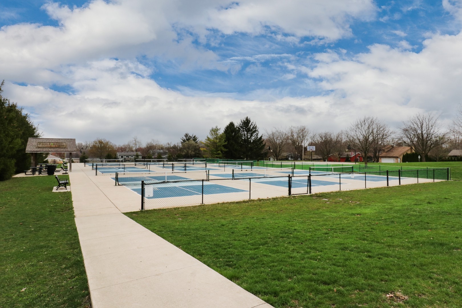 1005 S Hershey Road, Bloomington, IL 61704